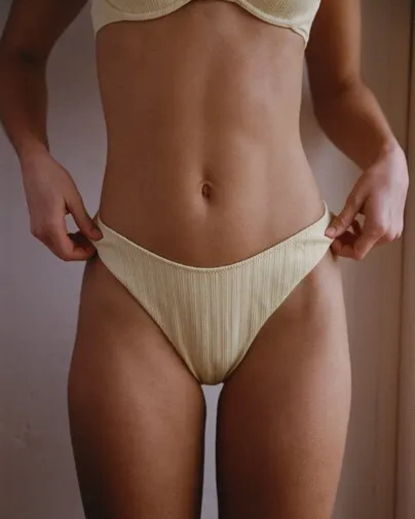 Nénés Tanga Agathe – Ansicht 2