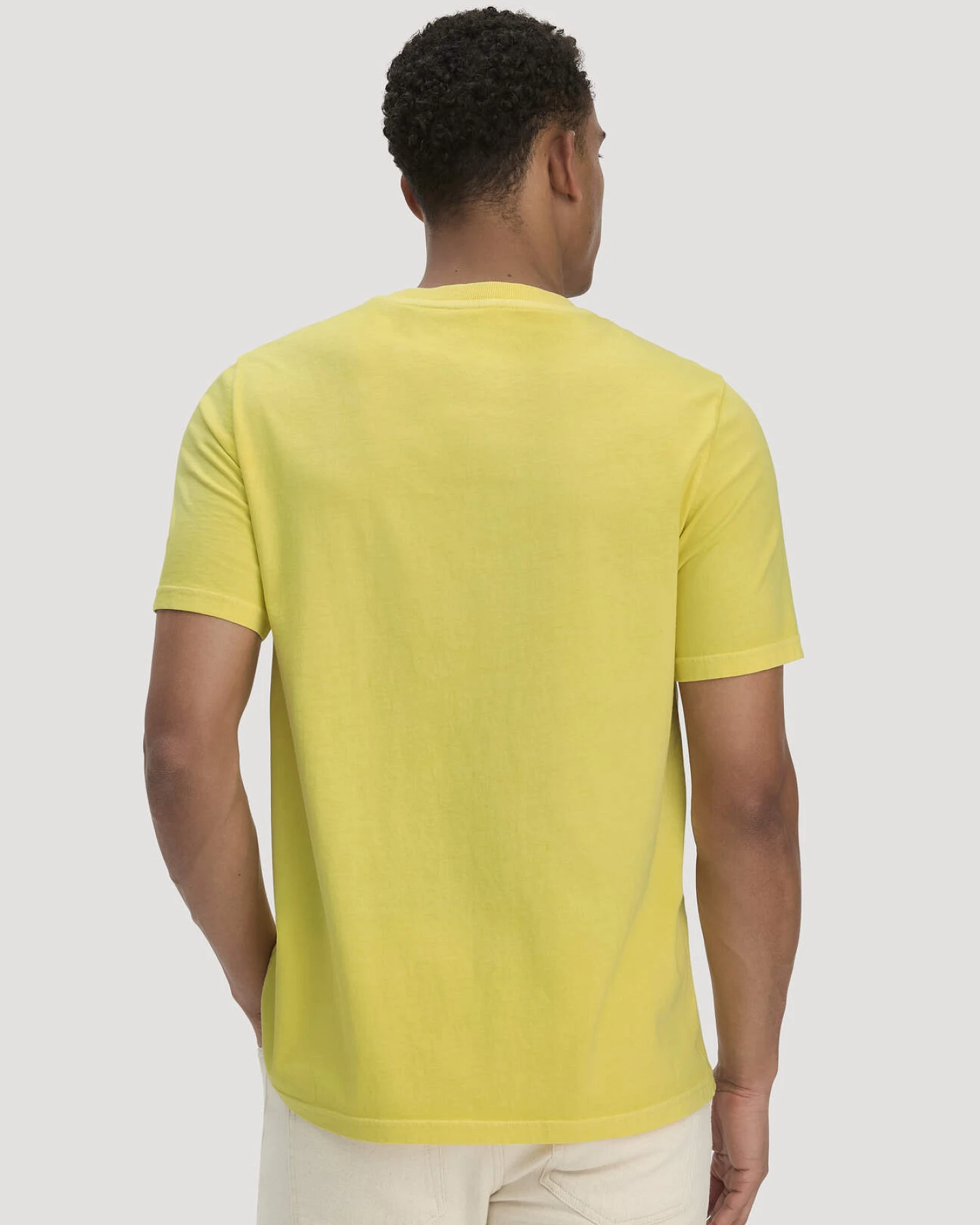 hessnatur Herren Heavy Jersey Shirt Relaxed aus Bio-Baumwolle - gelb - Größe 52 – Ansicht 3