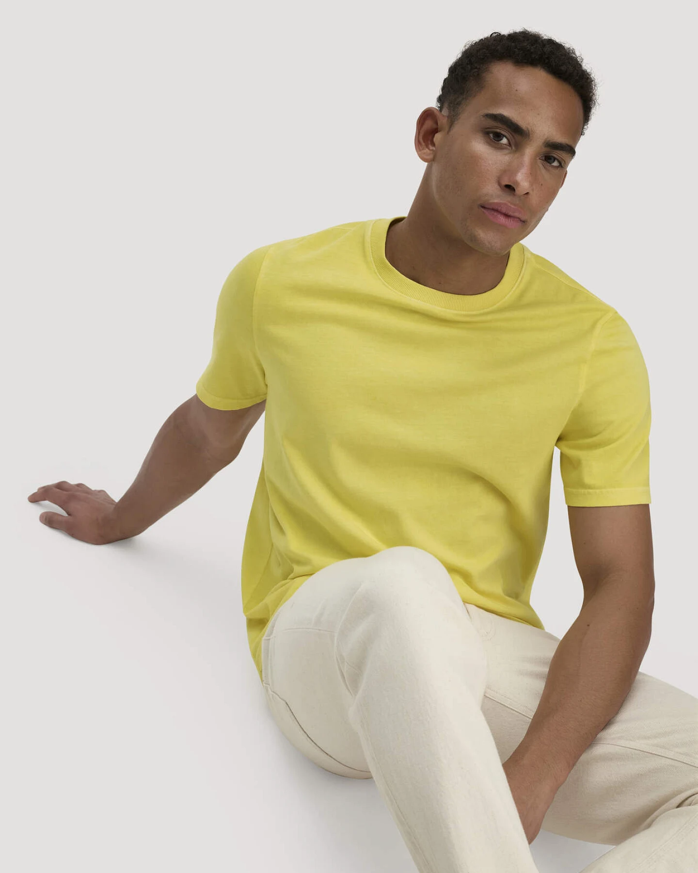 hessnatur Herren Heavy Jersey Shirt Relaxed aus Bio-Baumwolle - gelb - Größe 52 – Ansicht 4