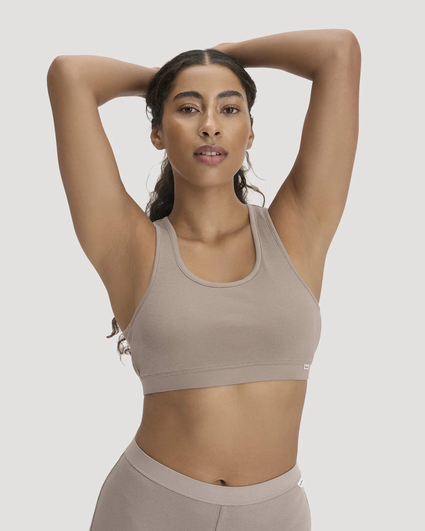 hessnatur Damen Bustier Racerback SOFT RIB aus Bio-Baumwolle - beige - Größe 34 – Ansicht 2