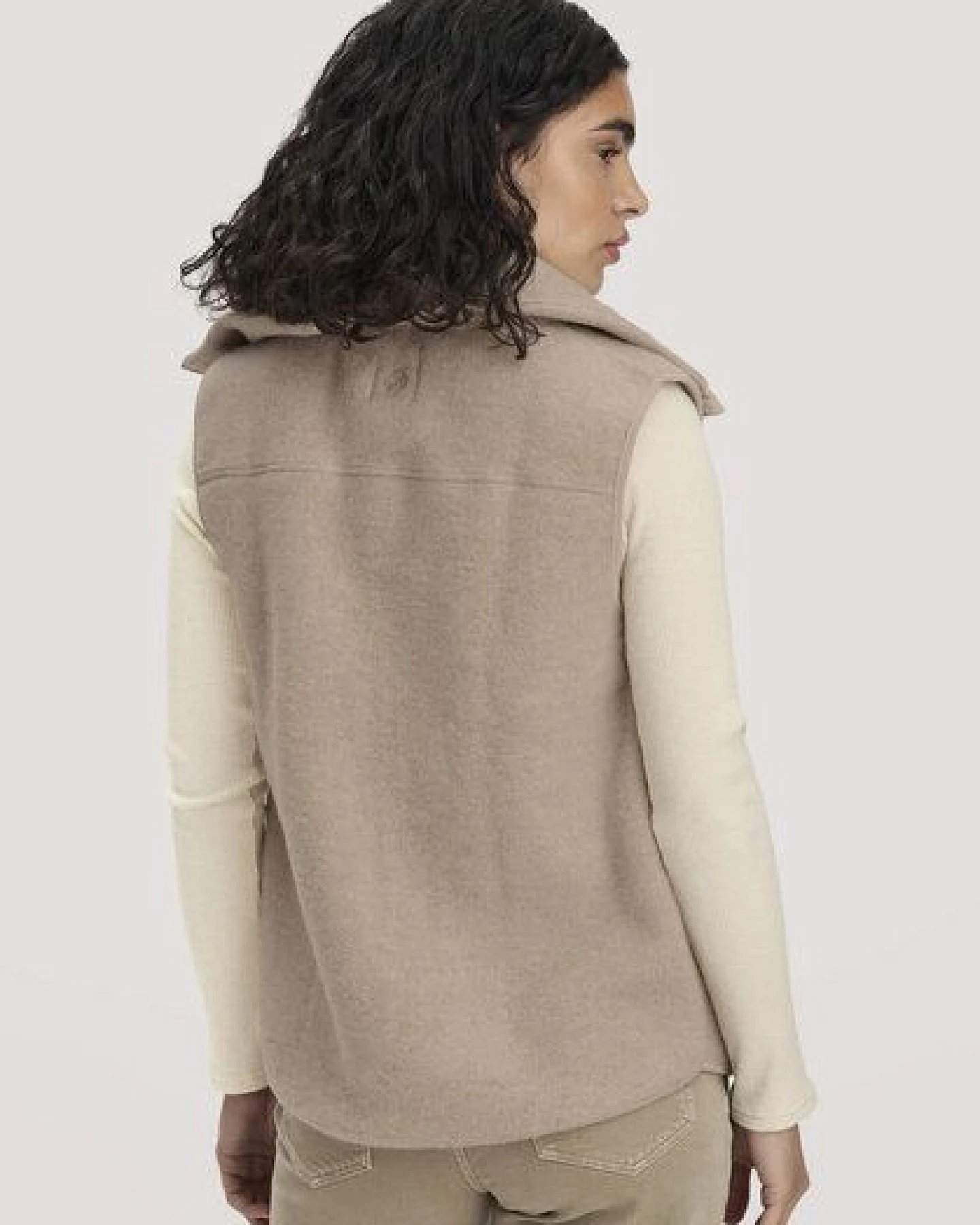 hessnatur Wollfleece Weste Regular aus reiner Merinowolle – Ansicht 2