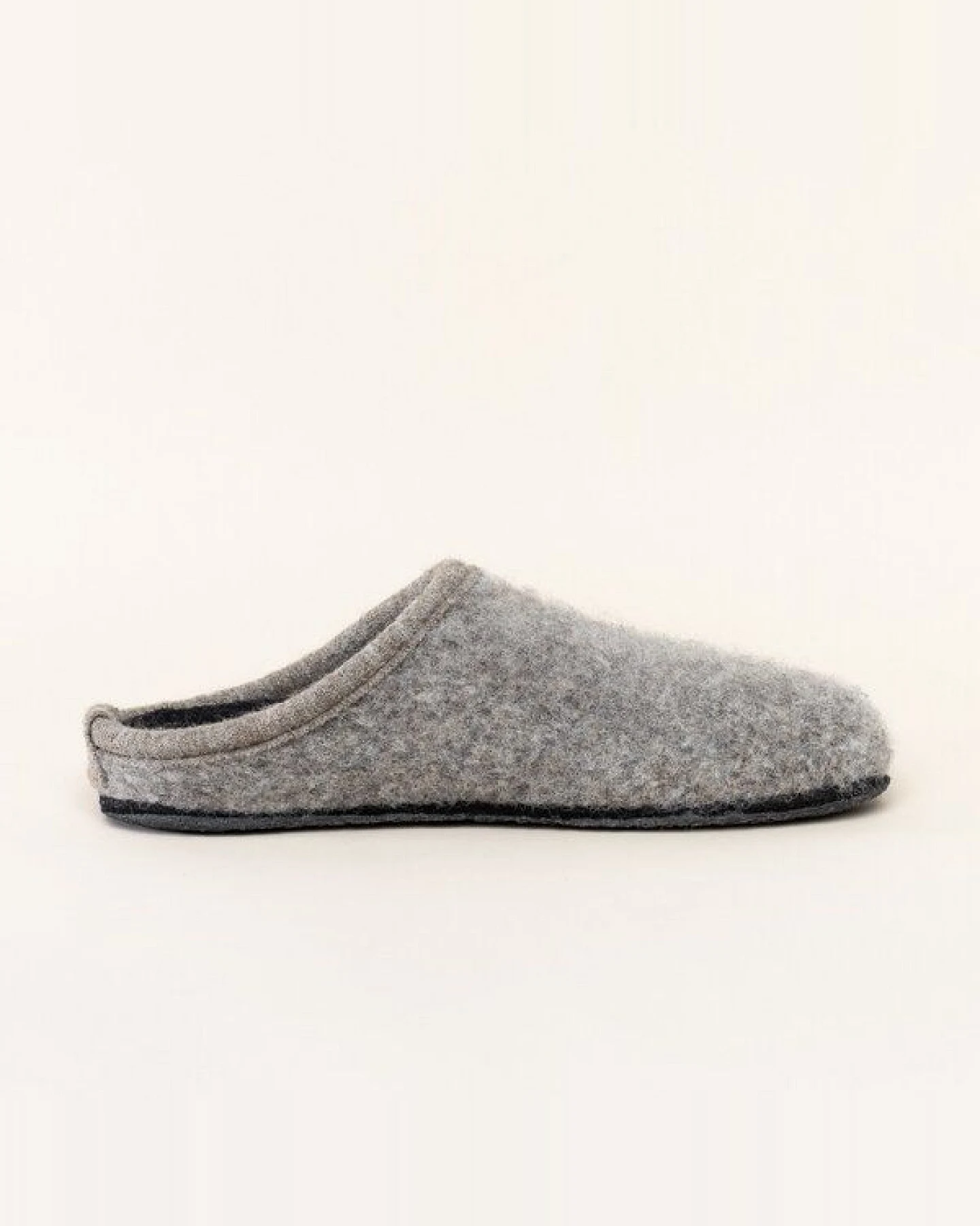 Gottstein Filz-Hausschuh ALP-COMFORT NATUR - Damen & Herren Pantoffel aus seltenen Schurwollen mit Komfort-Einlagesohle – Ansicht 2