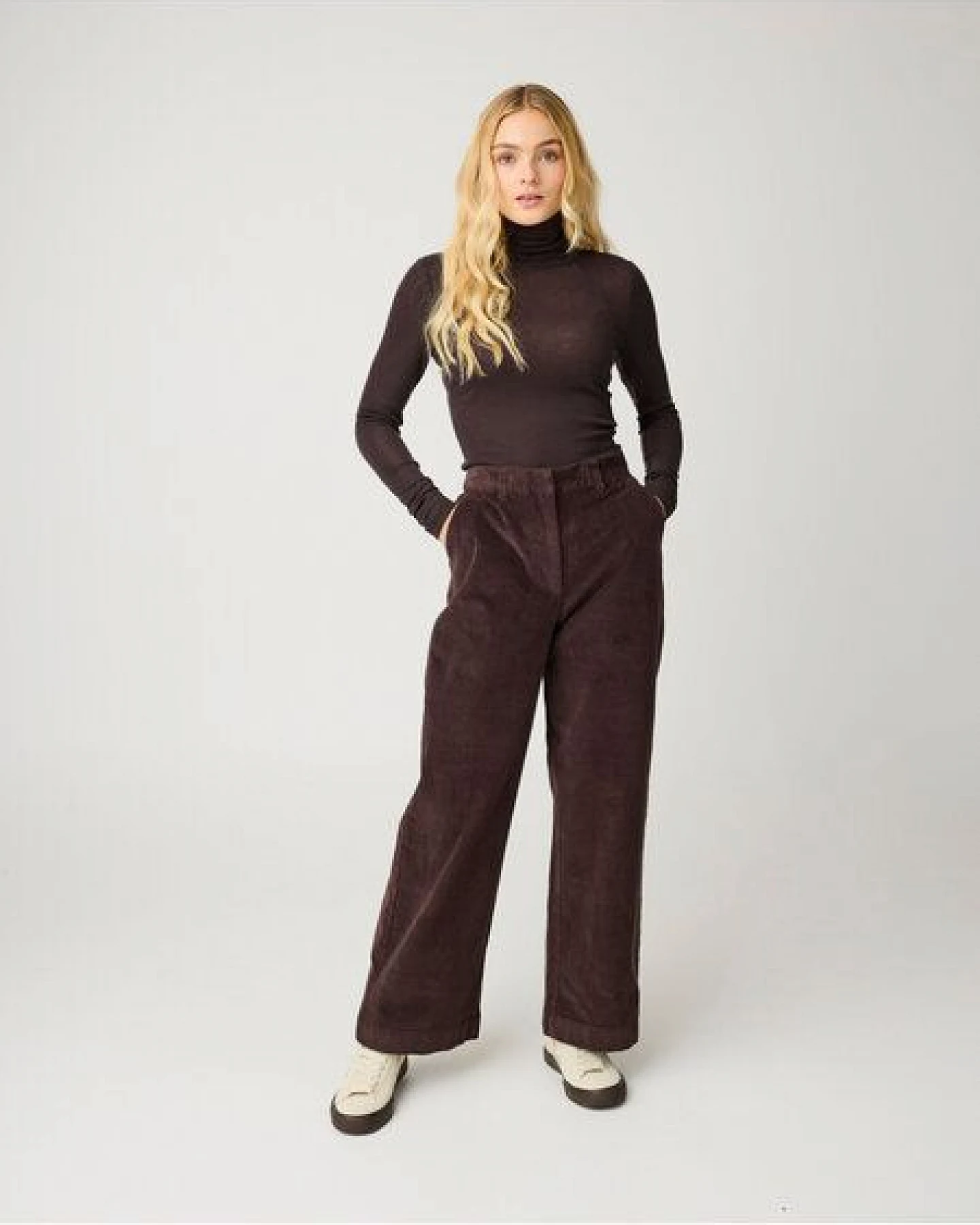 KnowledgeCotton Apparel Cord-Hose POSEY aus Bio-Baumwolle ROC/GOTS/Vegan – Ansicht 2