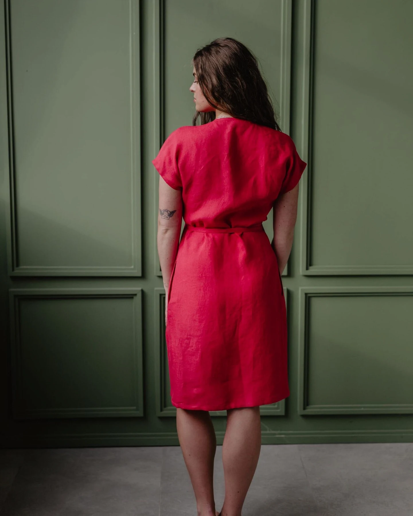 AmourLinen Damen vegan Wickelkleid Olivia Viva Magenta – Ansicht 2