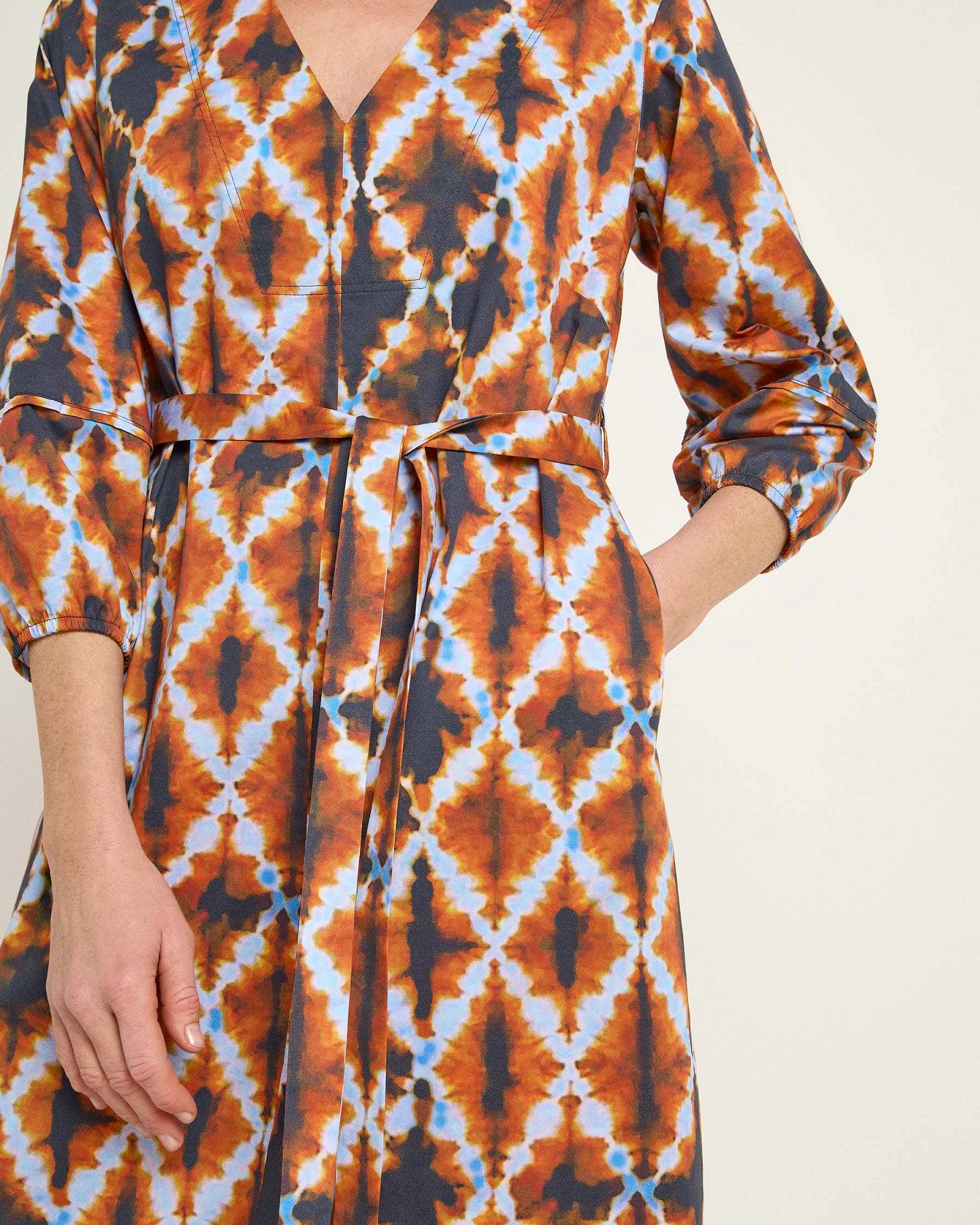 Midikleid mit Schlitz (GOTS) – Ansicht 4