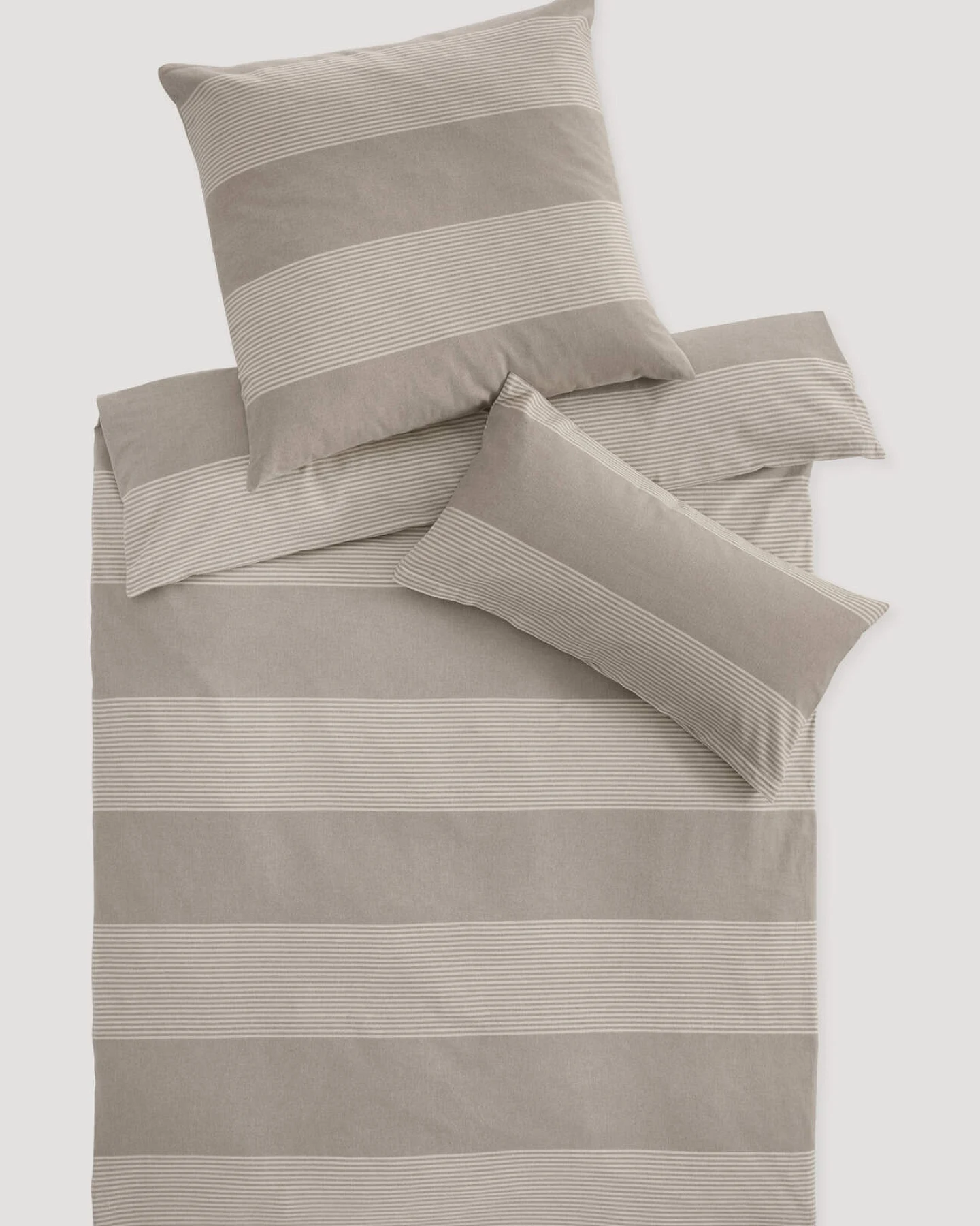 hessnatur Biber Bettwäsche-Set SEON aus Bio-Baumwolle - beige - Größe 135x200 / 80x80 cm – Ansicht 2