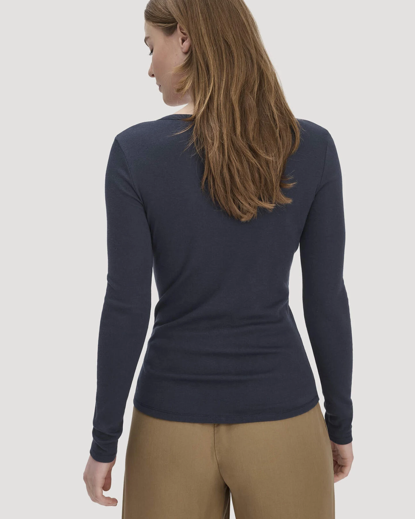 hessnatur Damen Softrib Longsleeve Henley Fitted aus Bio-Baumwolle und Tencel™ Modal - blau - Größe 34 – Ansicht 3