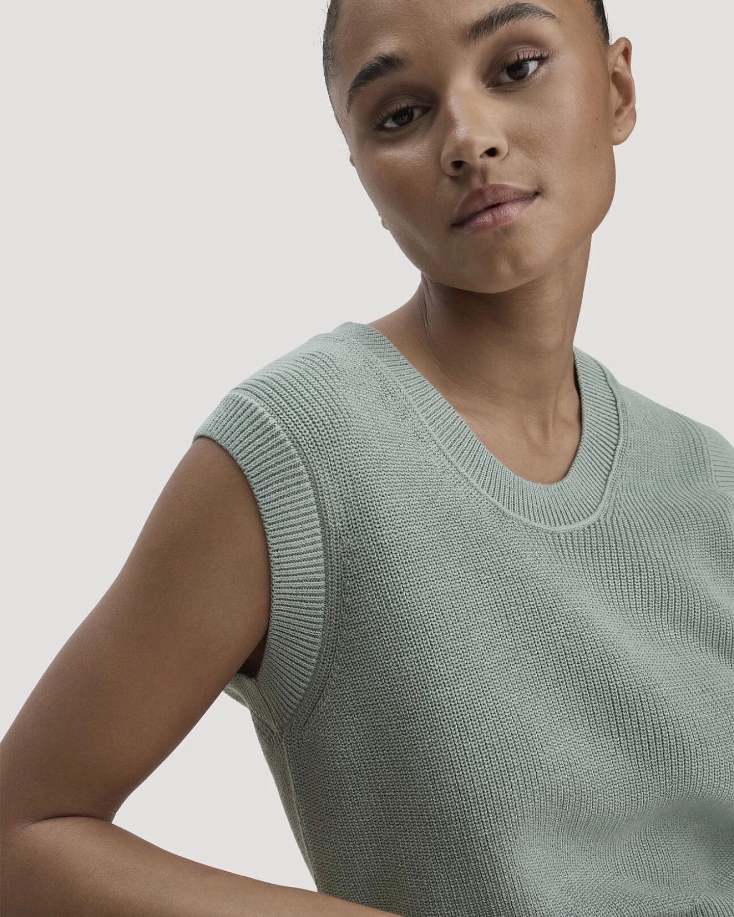 hessnatur Damen Strick Top Regular aus Bio-Baumwolle - grün - Größe M – Ansicht 4