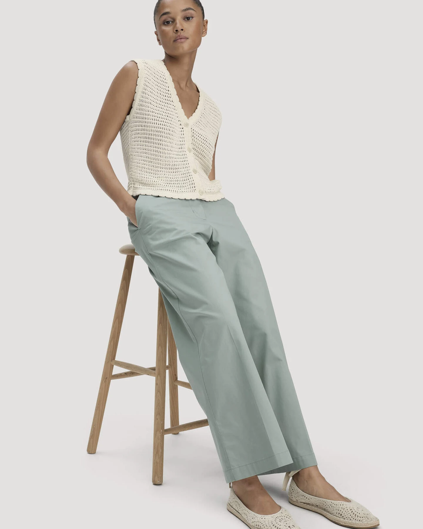hessnatur Damen Hose Culotte Regular aus Bio-Baumwolle - grün - Größe 34 – Ansicht 4