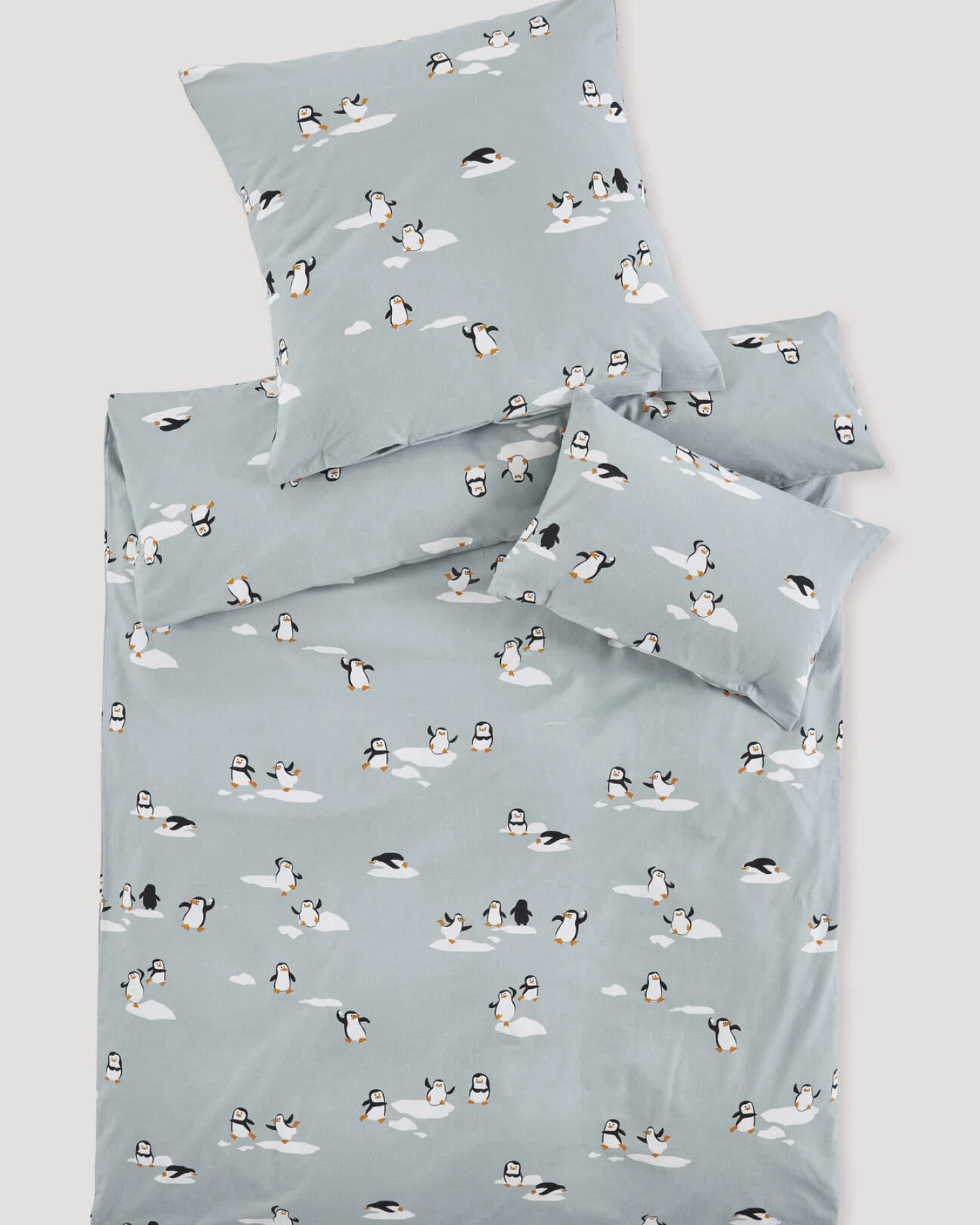 hessnatur Baby Biber Bettwäsche Pinguin aus Bio-Baumwolle - blau - Größe 100x135 / 40x60 cm – Ansicht 2