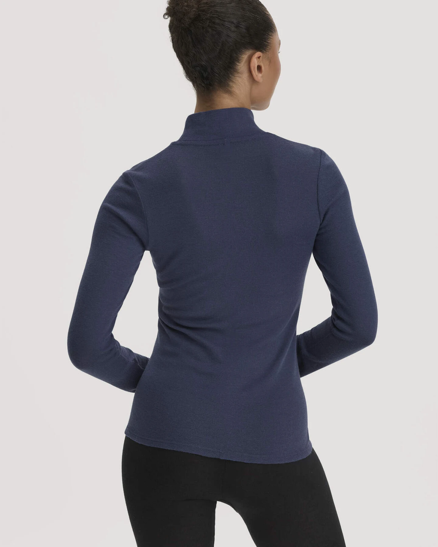 hessnatur Damen Rollkragen-Longsleeve Fitted aus Schurwolle und Seide - blau - Größe 48 – Ansicht 2