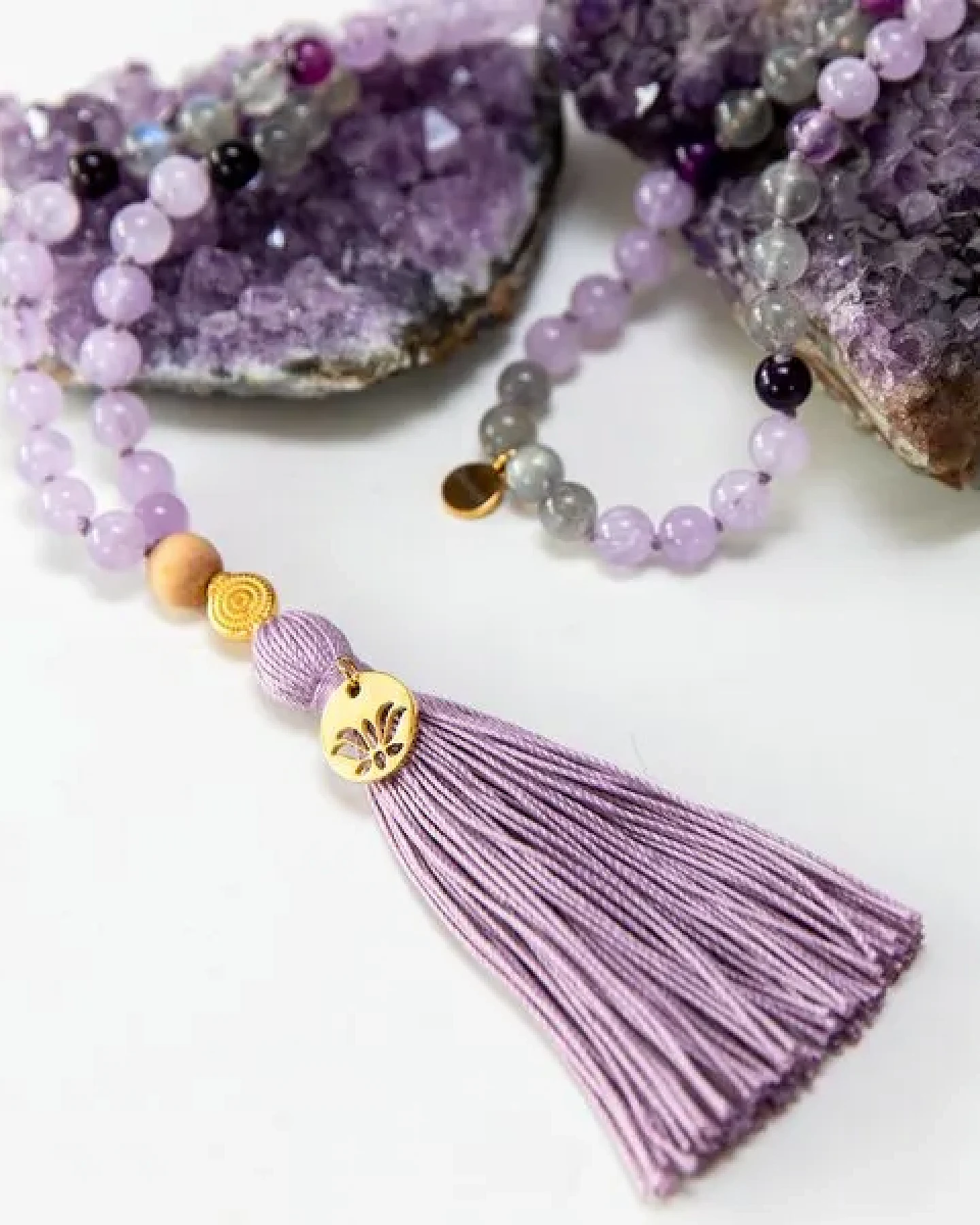 Divasya Mala-Kette "Peaceful Mind" mit Amethyst & Mondstein – Ansicht 2