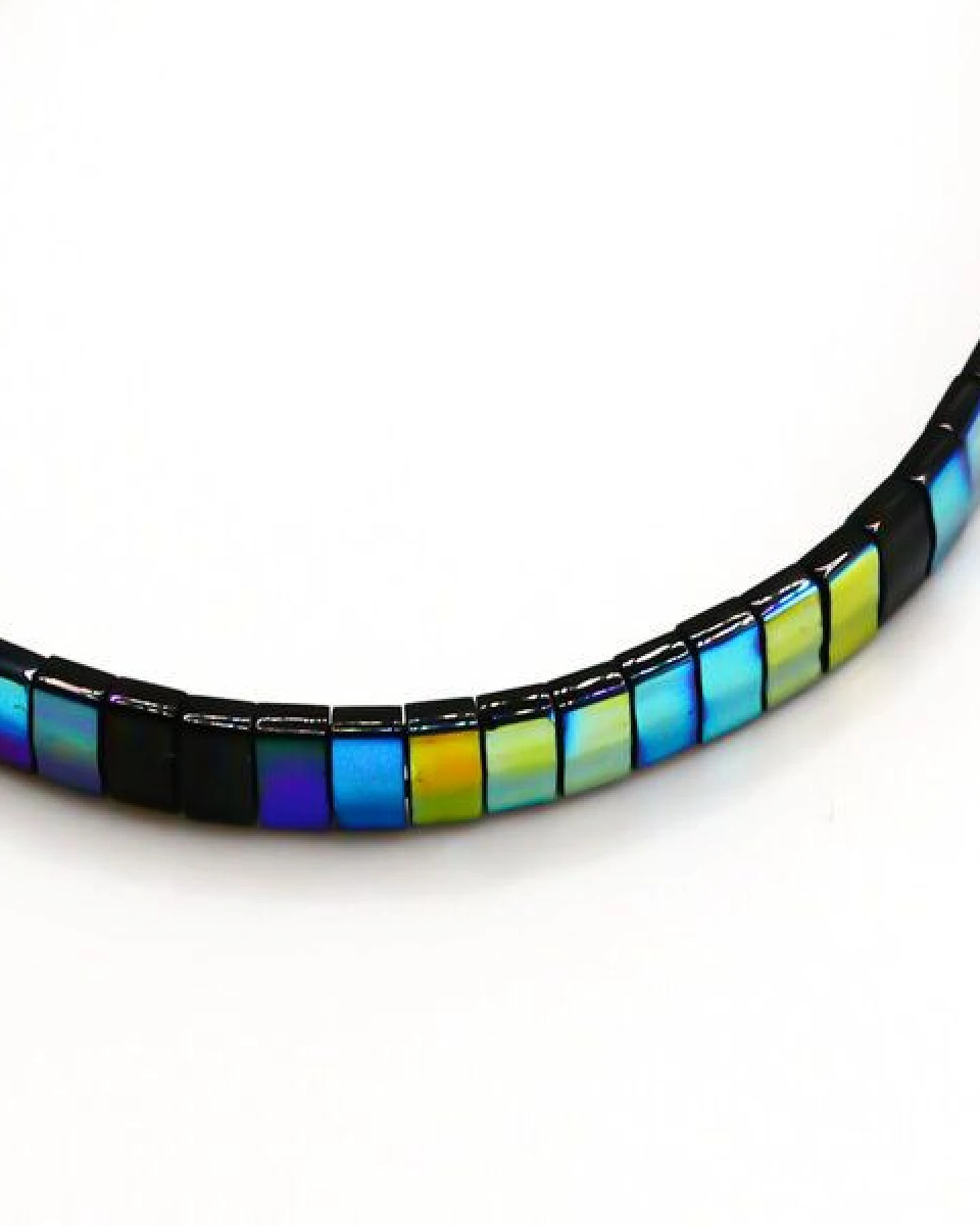 juni Armband Midnight Sky - schwarzes Perlenarmband mit Schimmer Effekt - handgemacht in Deutschland – Ansicht 4
