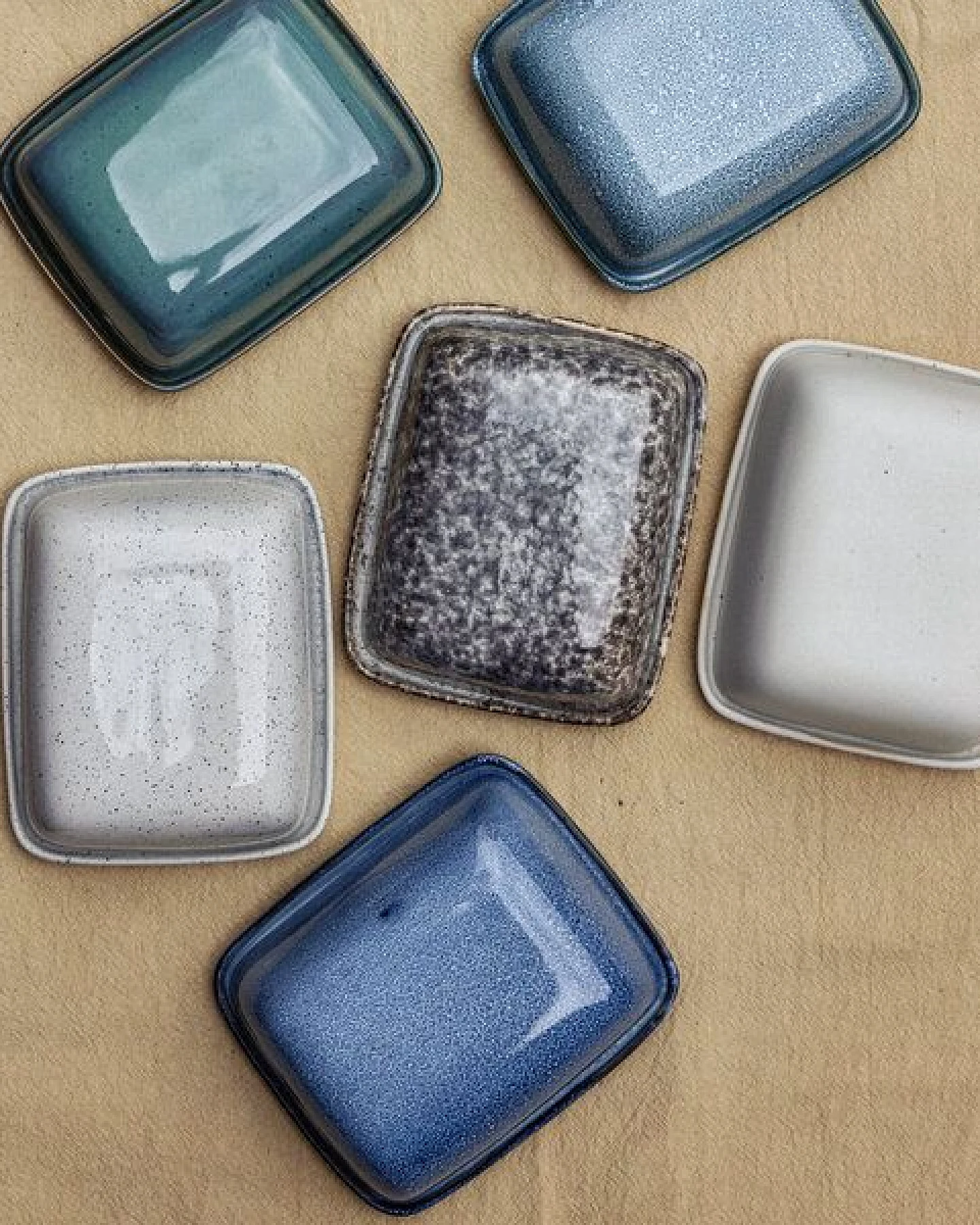 onomao Handgemachte Butterdose 'Manteiga' aus Steinzeug – Ansicht 2
