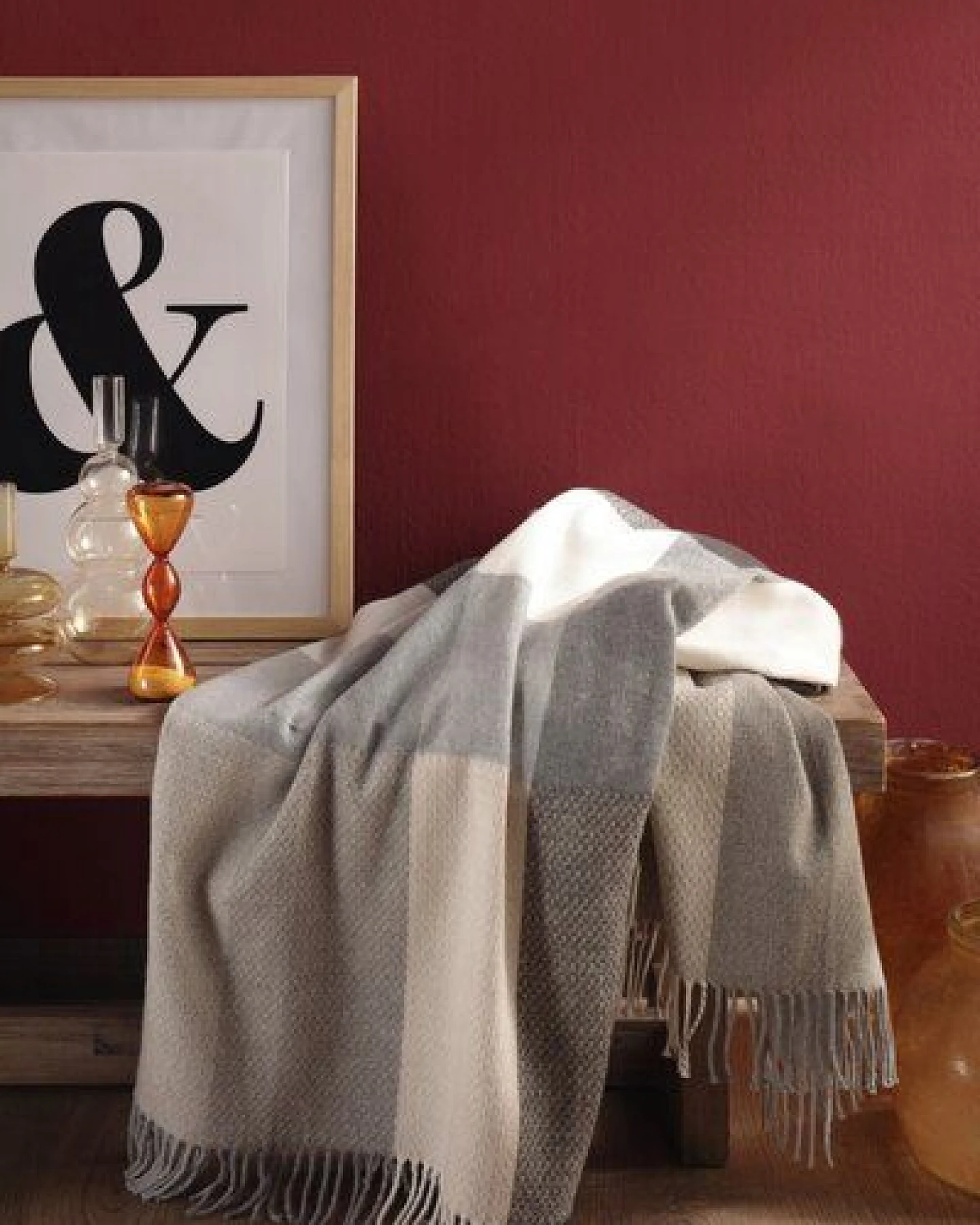 biederlack Fransenplaid Desire grey oder camel - herrlich leicht – Ansicht 2