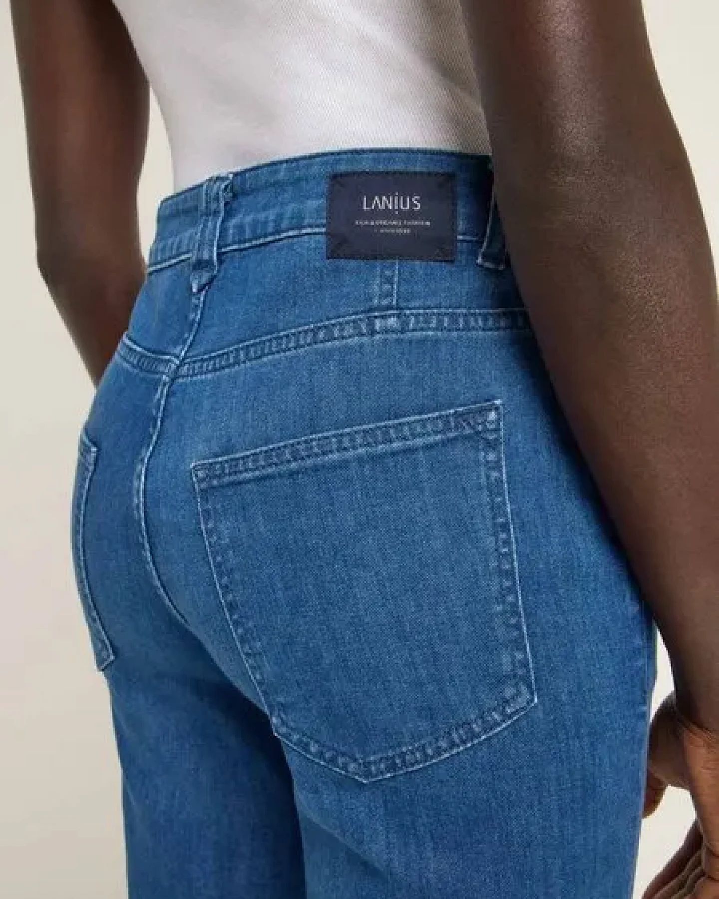 LANIUS Flared Jeans (GOTS) aus Bio-Baumwolle – Ansicht 3
