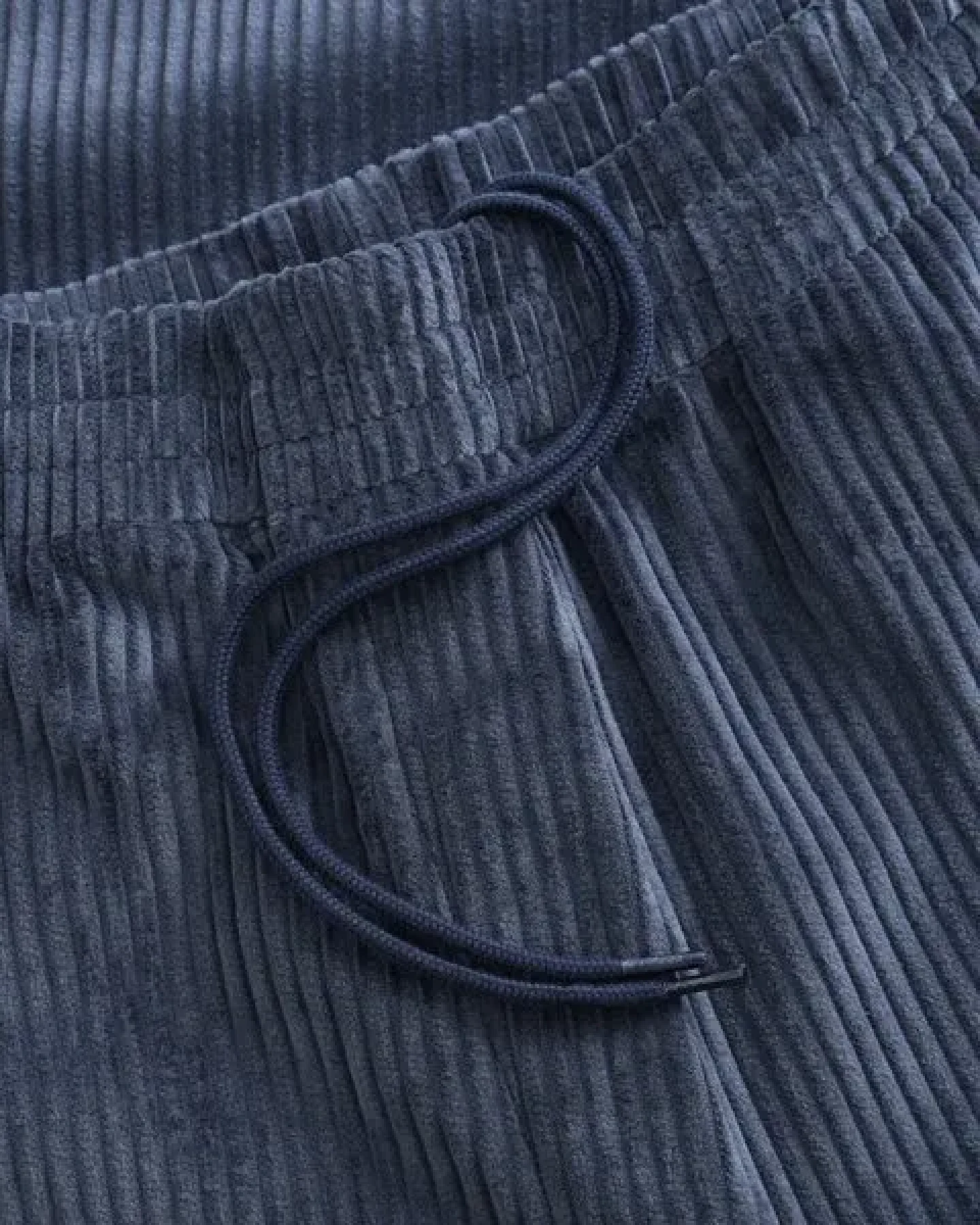 Rotholz Cord Hose aus Bio-Baumwolle – Ansicht 2