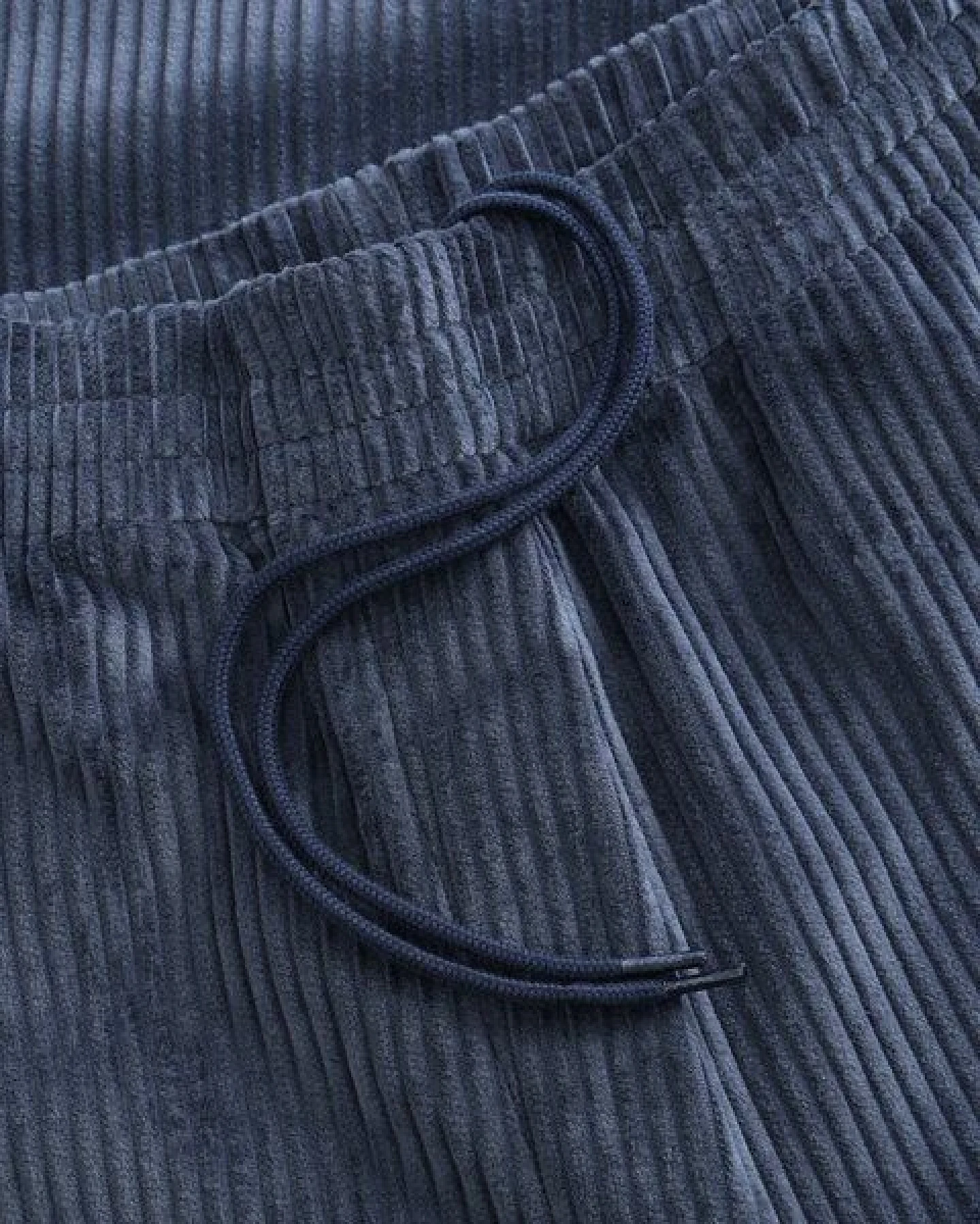 Rotholz Cord Hose aus Bio-Baumwolle – Ansicht 2