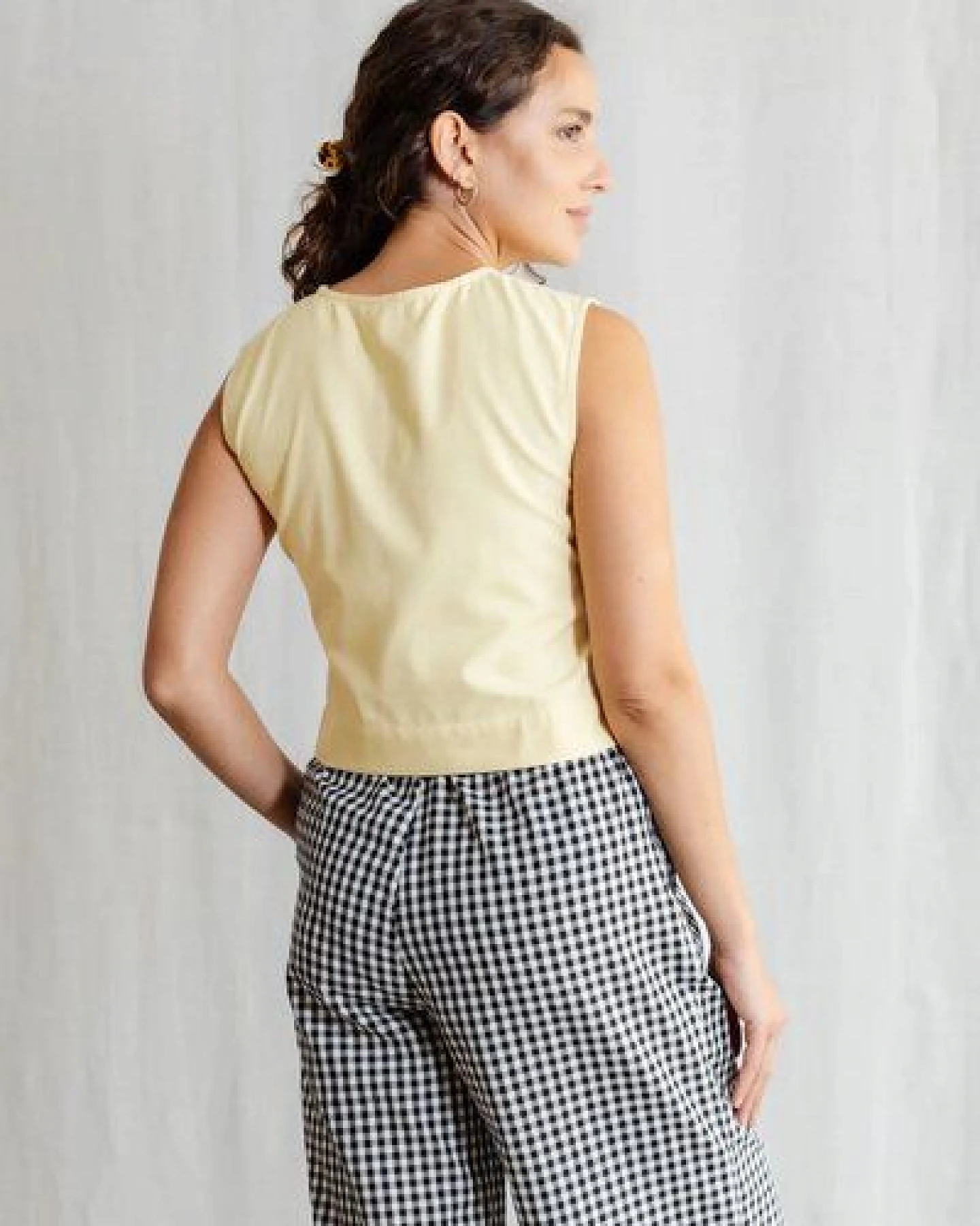Jyoti - Fair Works Bio-Baumwoll Top Diyan Zitronengelb – Ansicht 4