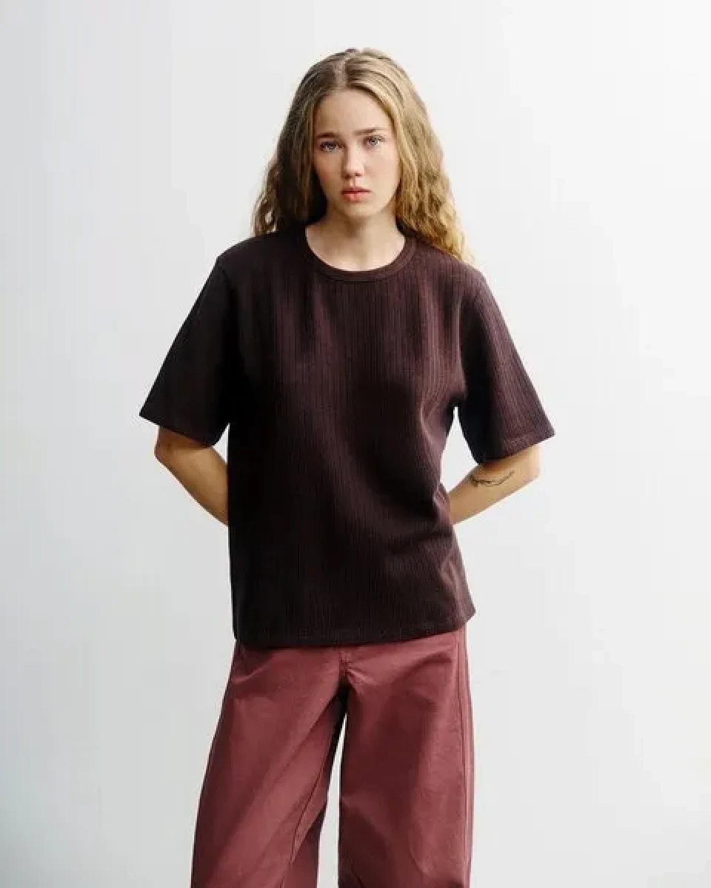 Rotholz Ripped T-Shirt - Unisex - aus Bio-Baumwolle – Ansicht 2