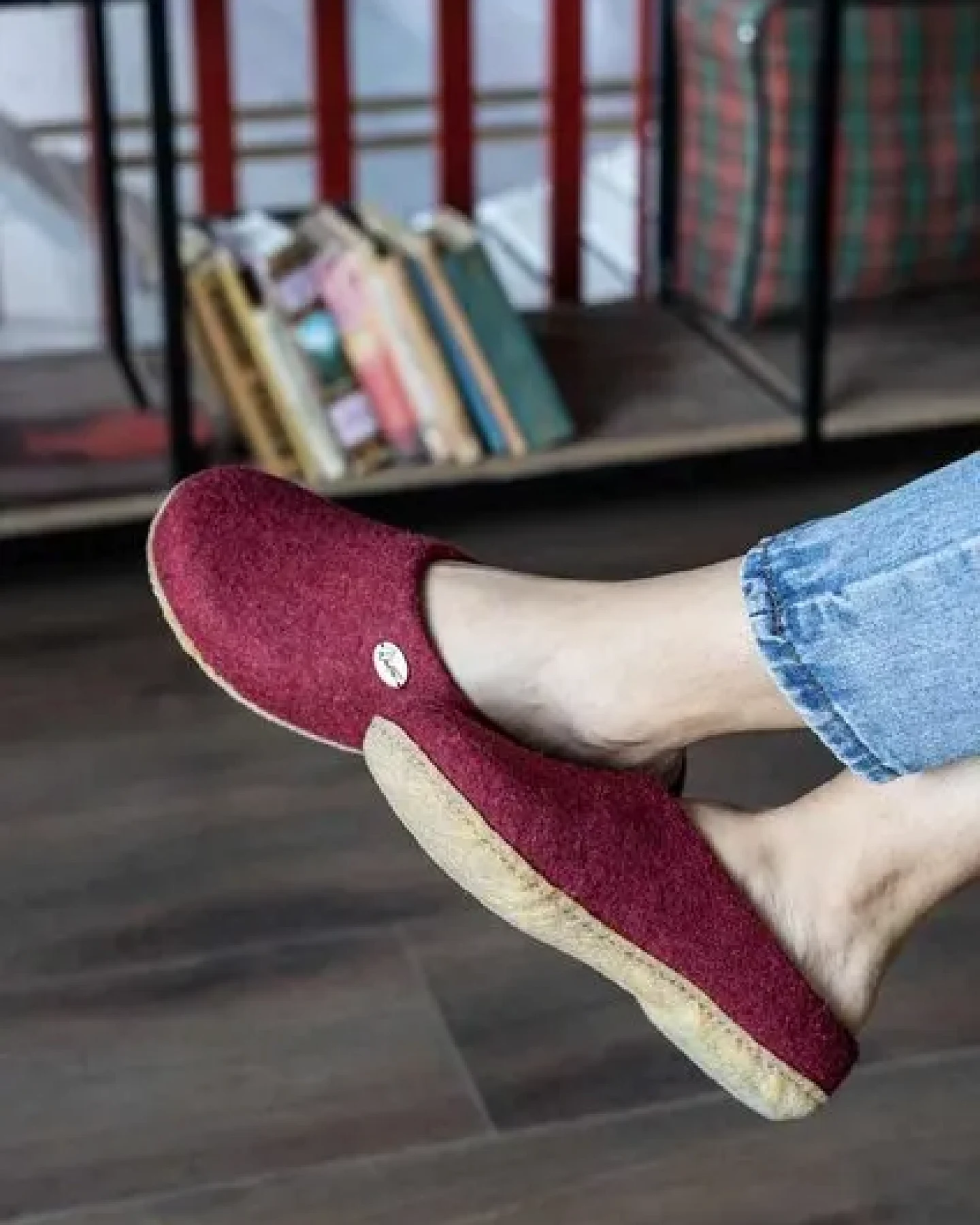 WoolFit Filzpantoffeln „Classic“ mit Naturgummisohle mit weichen Filzeinlagen – Ansicht 3