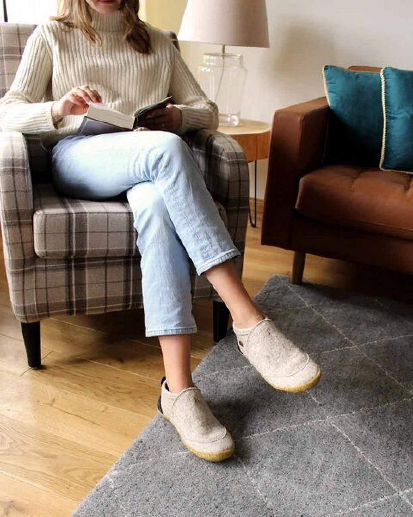WoolFit Hausschuhe 'Taiga' mit Naturgummisohle, 100% Wolle – Ansicht 4
