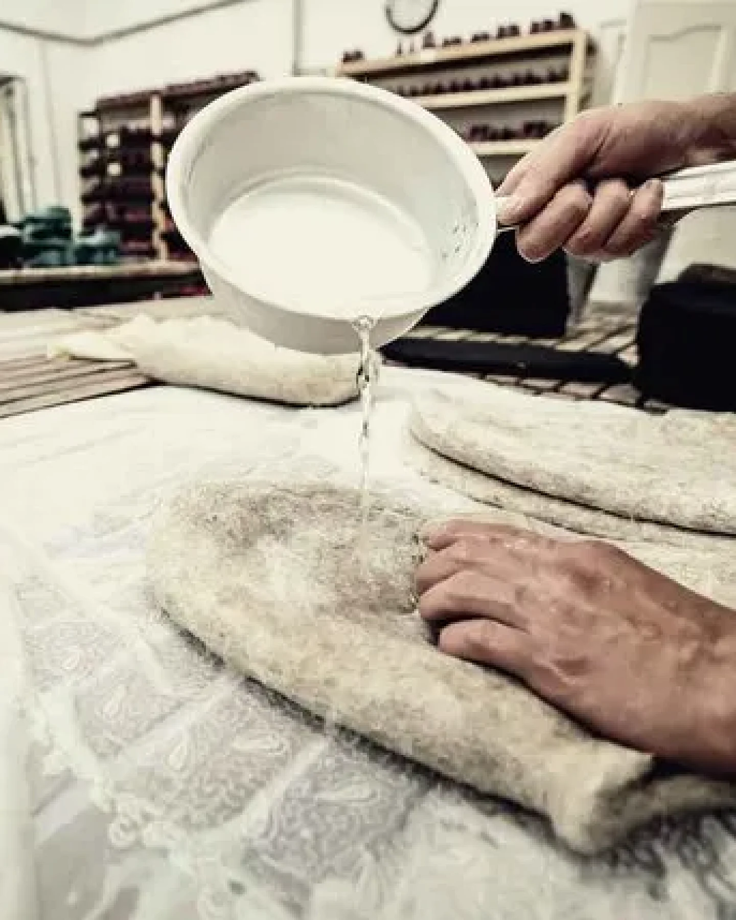 WoolFit Filzpantoffeln „Classic“ mit Naturgummisohle mit weichen Filzeinlagen – Ansicht 2
