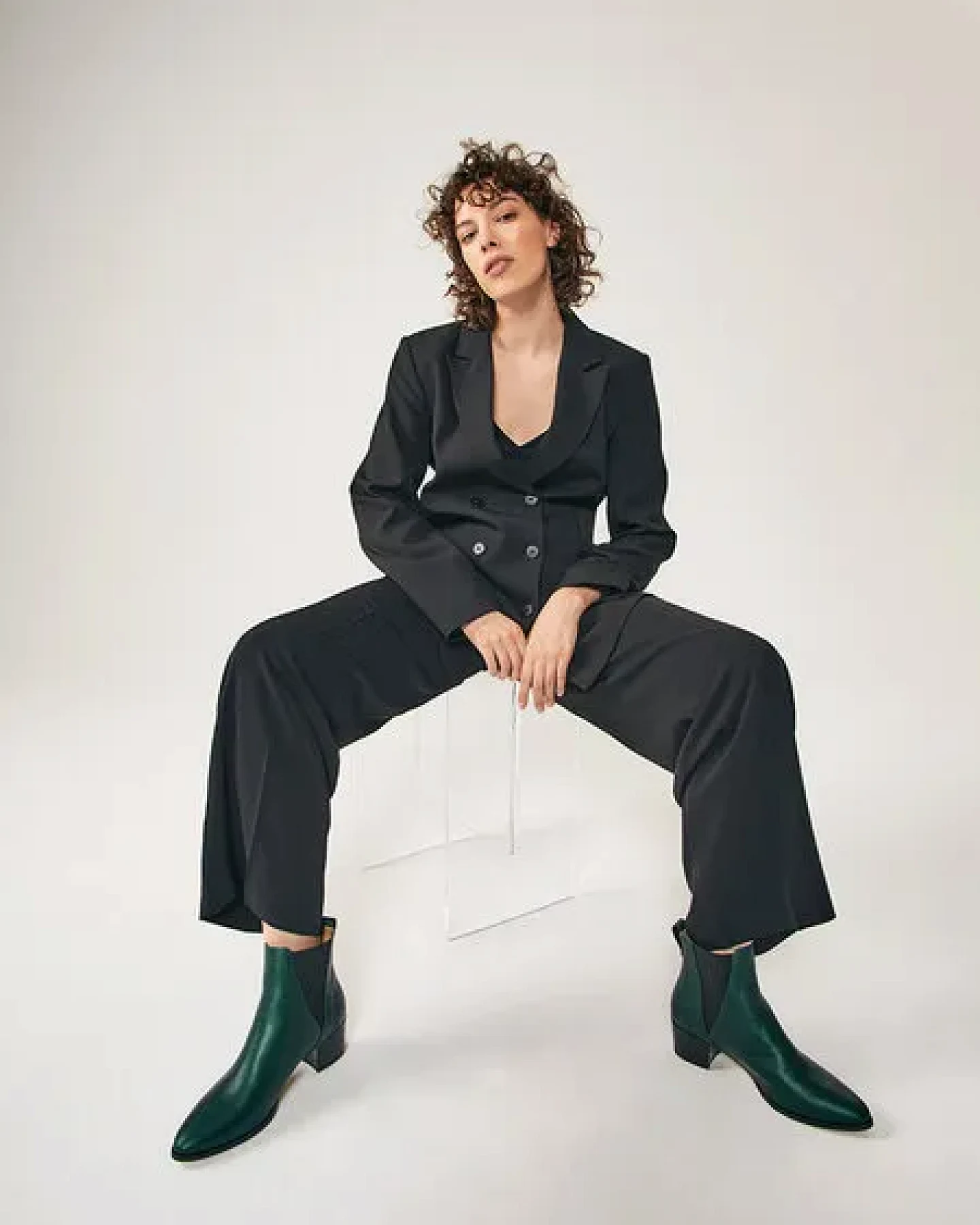 NINE TO FIVE #brygge - Chelsea Boot mit Blockabsatz aus Bioleder – Ansicht 2
