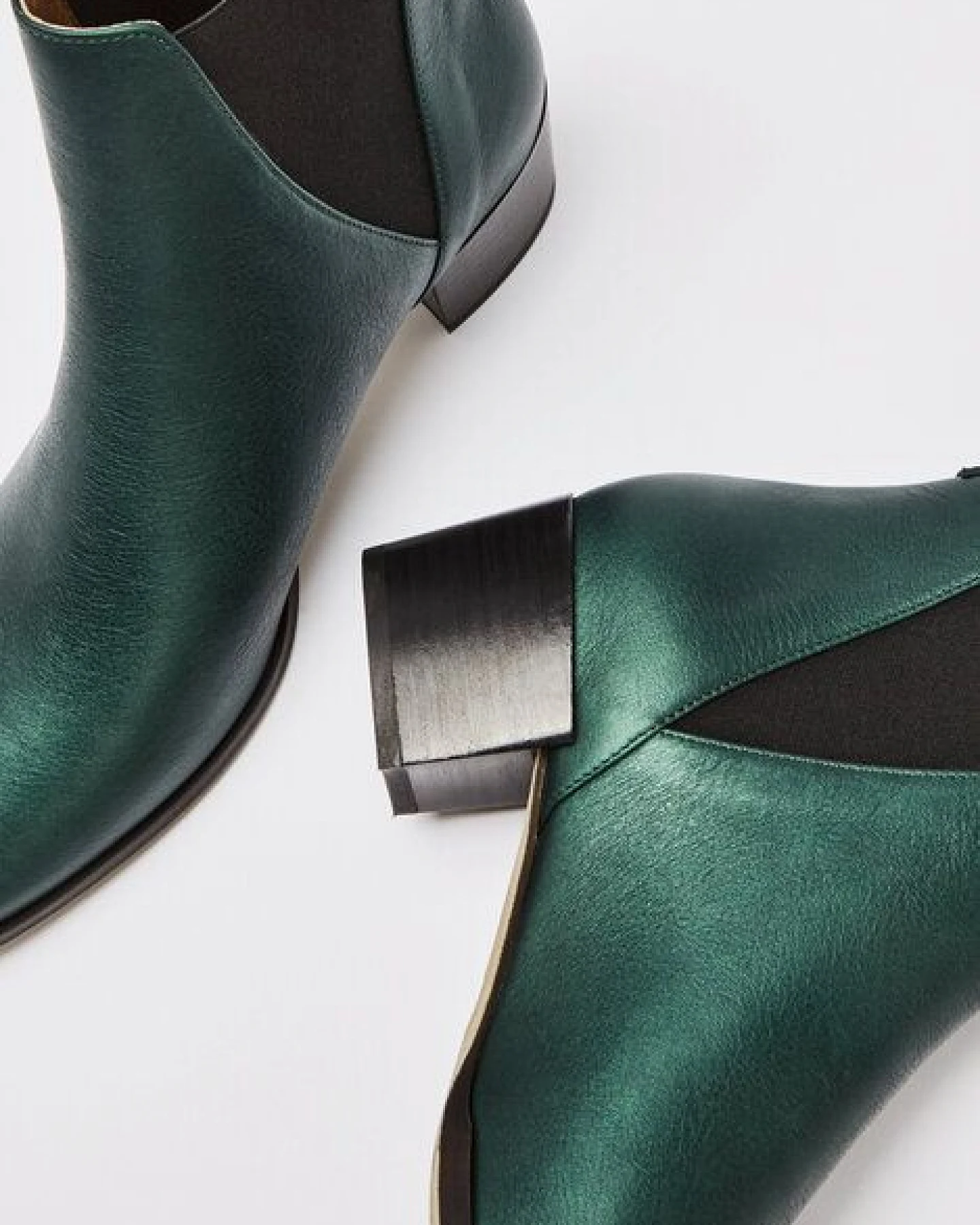 NINE TO FIVE #brygge - Chelsea Boot mit Blockabsatz aus Bioleder – Ansicht 4