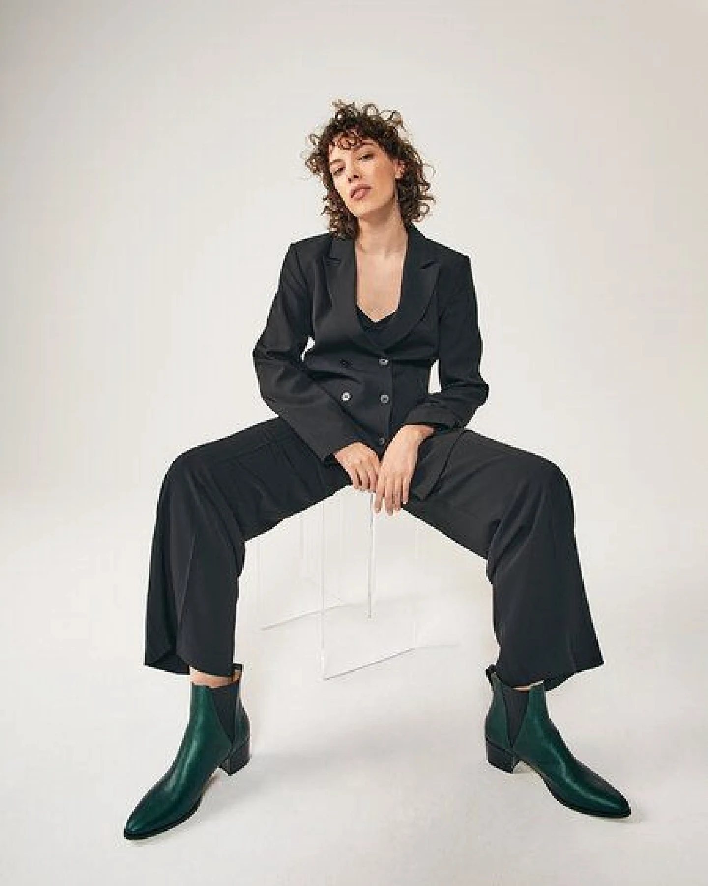 NINE TO FIVE #brygge - Chelsea Boot mit Blockabsatz aus Bioleder – Ansicht 2