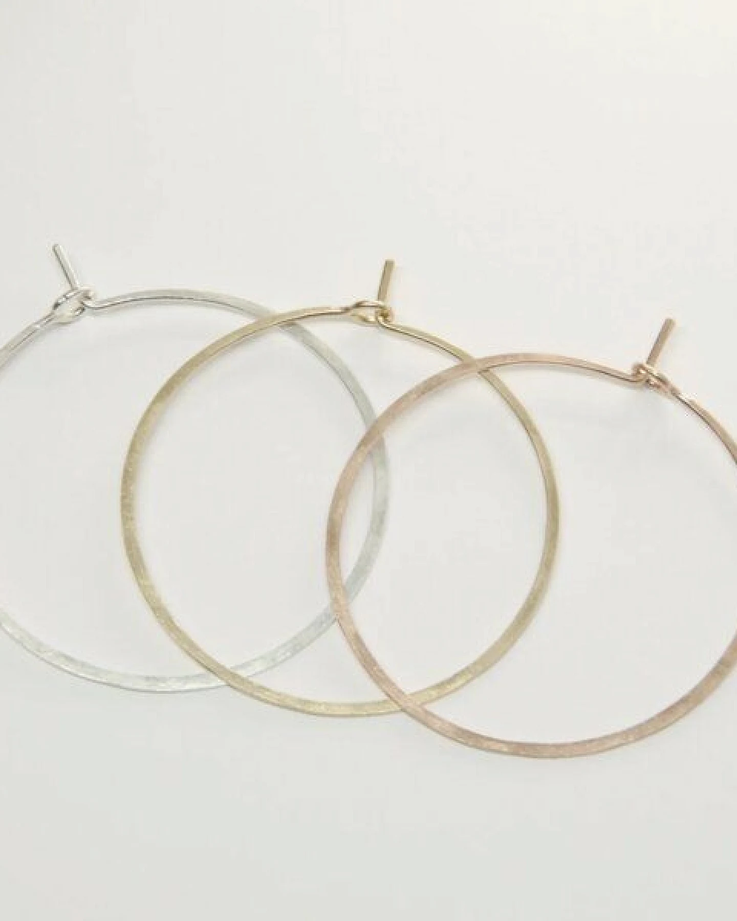 BELLYBIRD Jewellery CREOLEN - Kreis, gehämmert, S/M/L – Ansicht 3