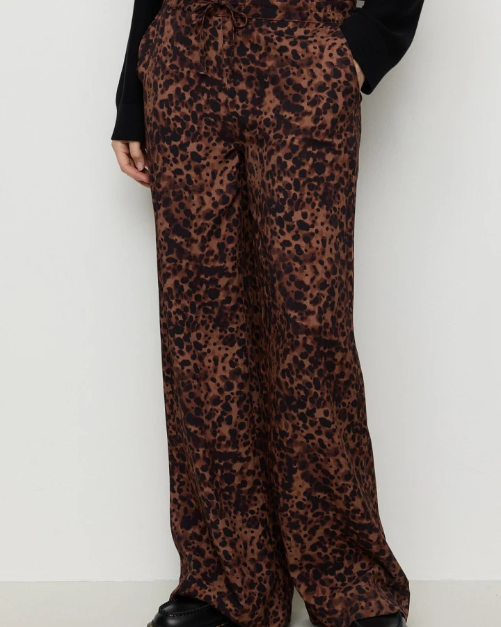 Hose Syringa Leo Braun