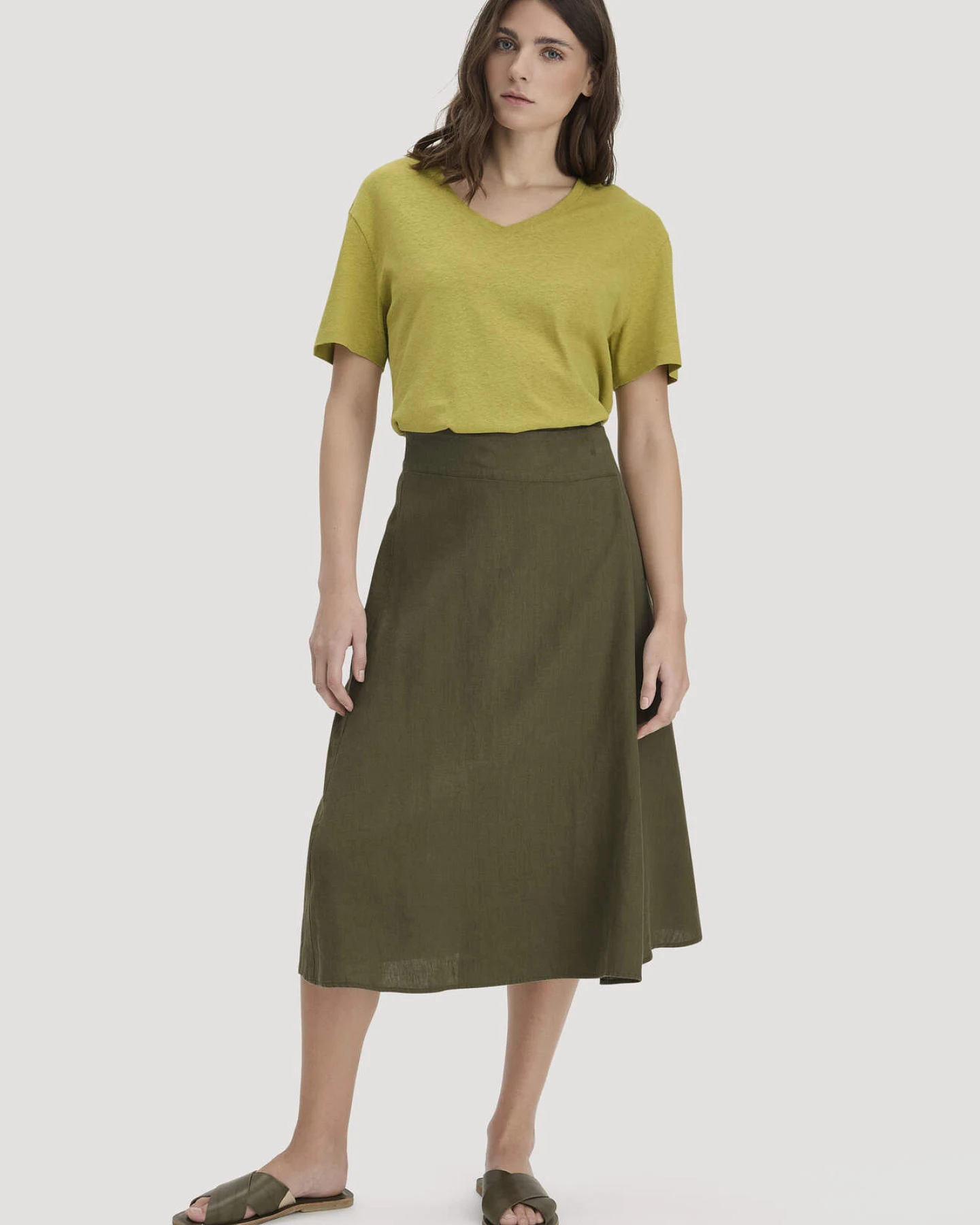 hessnatur Damen T-Shirt Oversize aus Leinen und Bio-Baumwolle - grün - Größe L – Ansicht 2