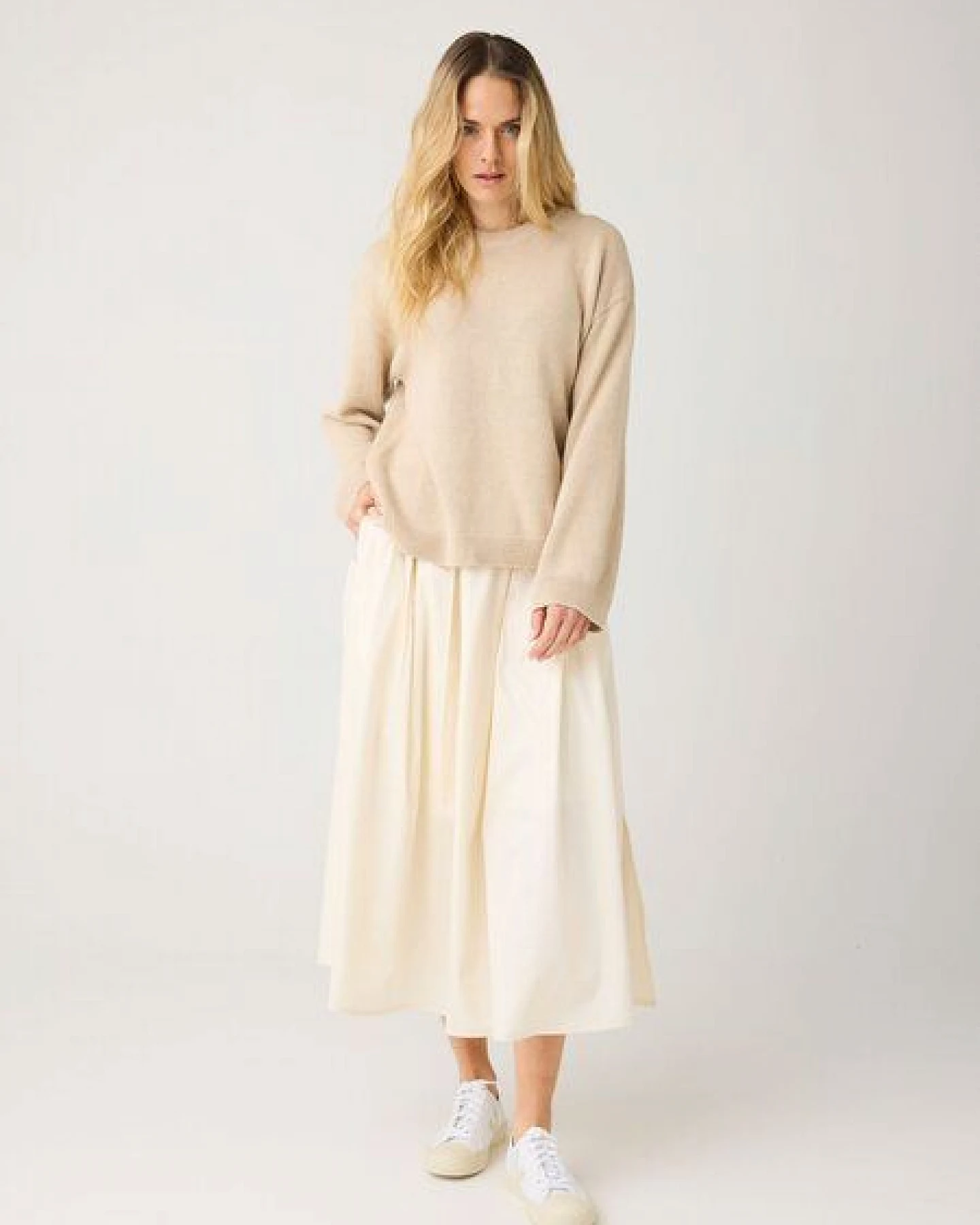 KnowledgeCotton Apparel Langer Satin-Faltenrock aus Bio-Baumwolle – Ansicht 3