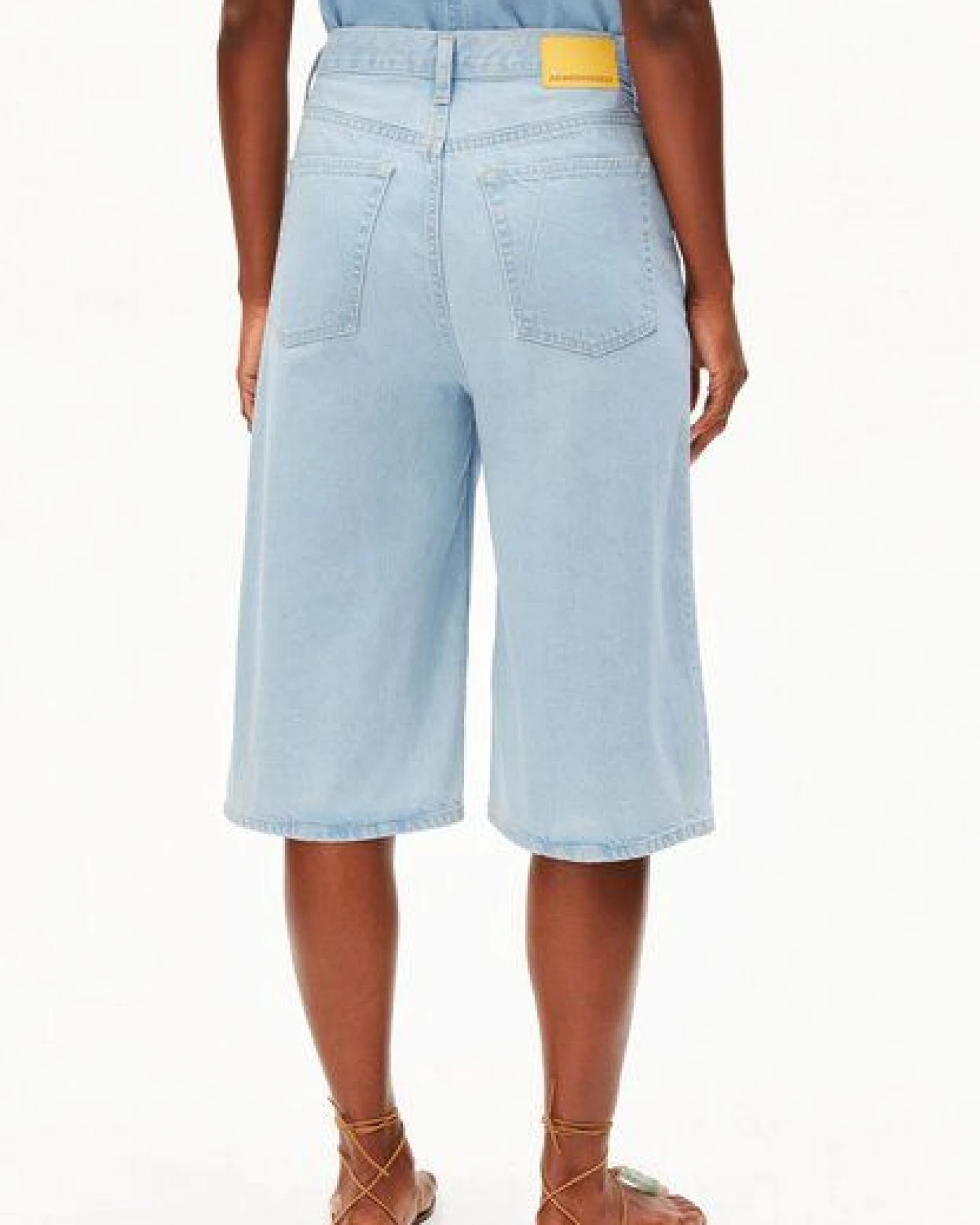 ARMEDANGELS CITY Damen Jeans-Shorts aus 100% recycelter Baumwolle – Ansicht 2