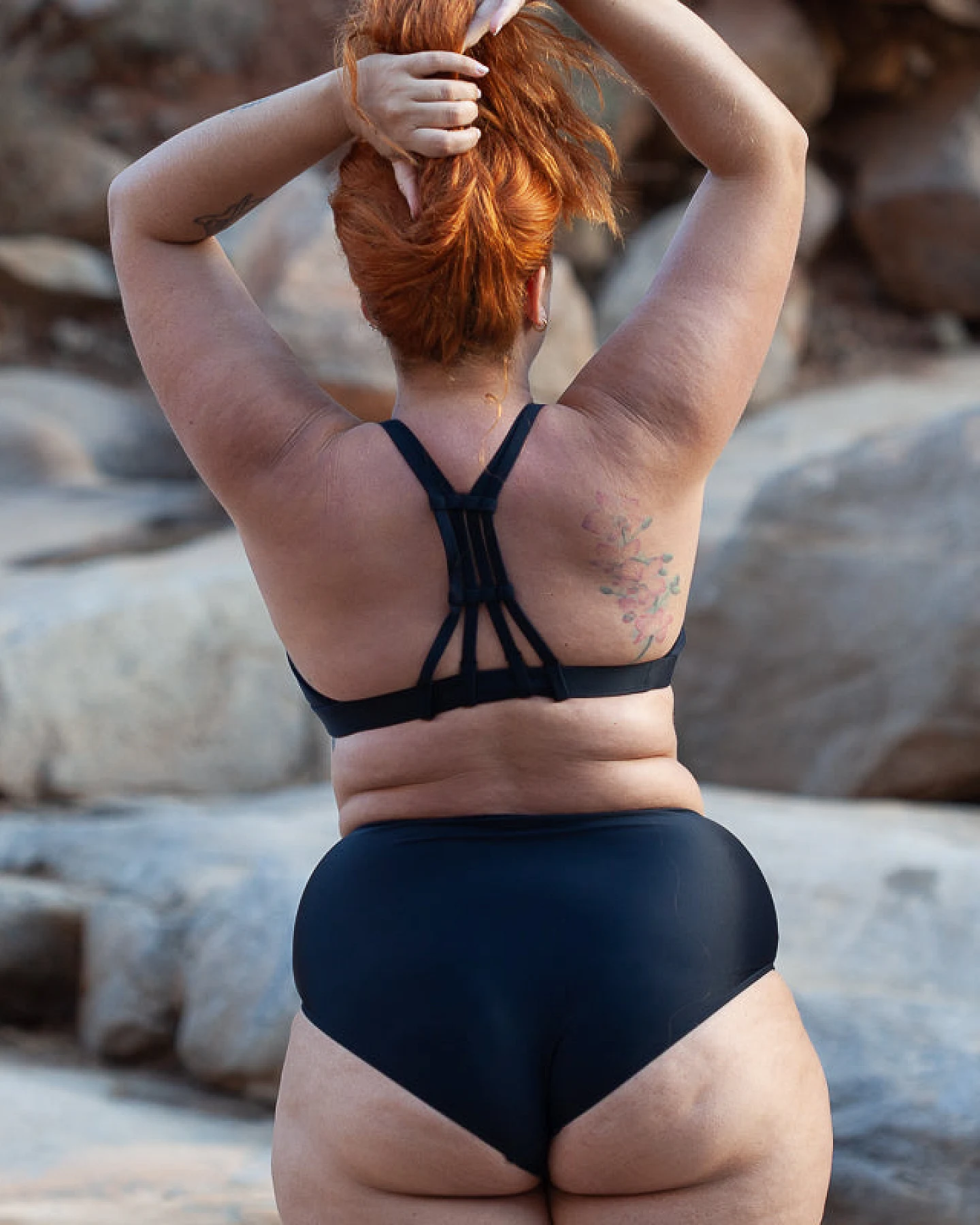 Inaska Damen vegan Sport Bikinioberteil Wild Classic Schwarz – Ansicht 2