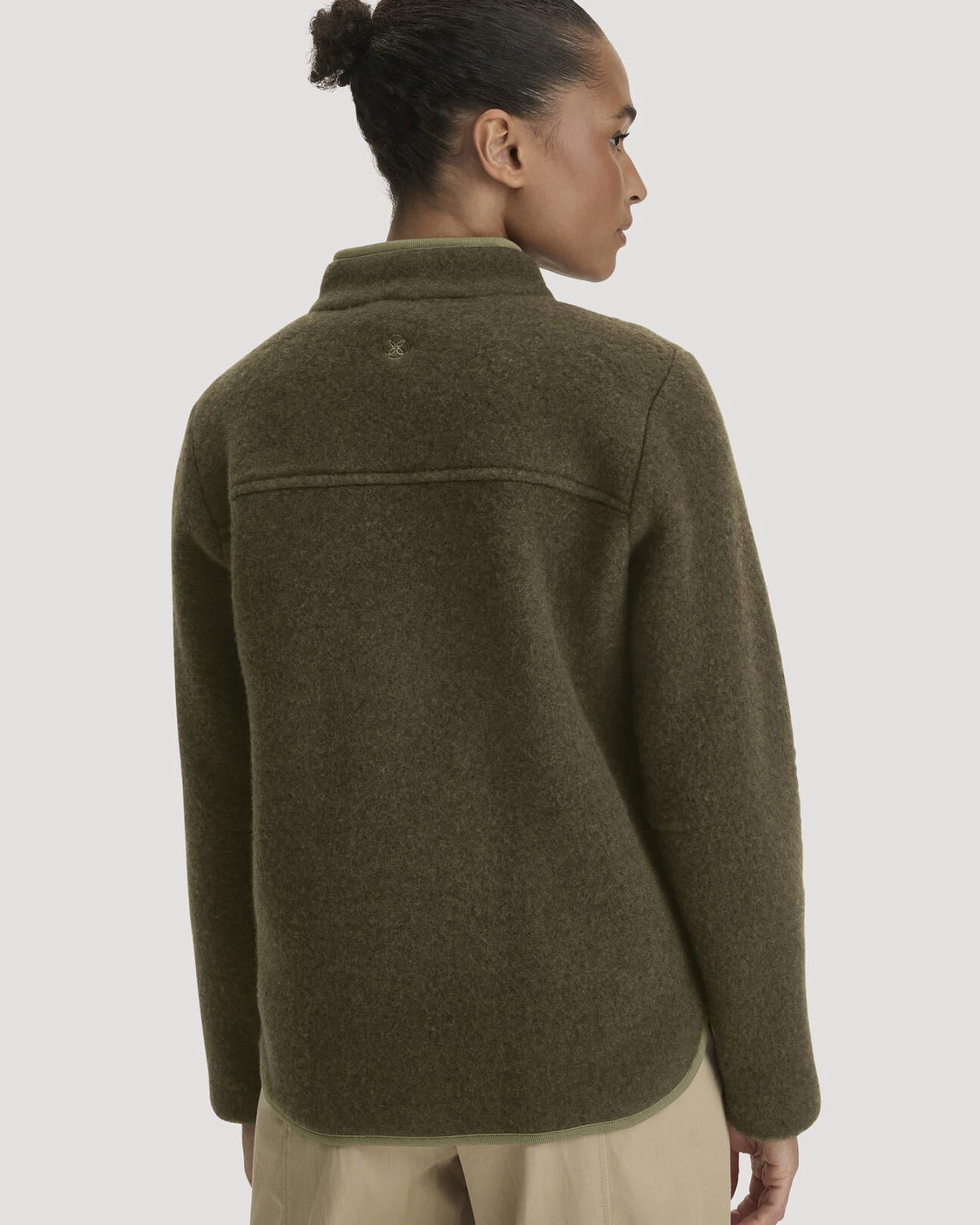 hessnatur Damen Wollfleece Jacke Regular aus Bio-Merinowolle - grün - Größe L – Ansicht 3