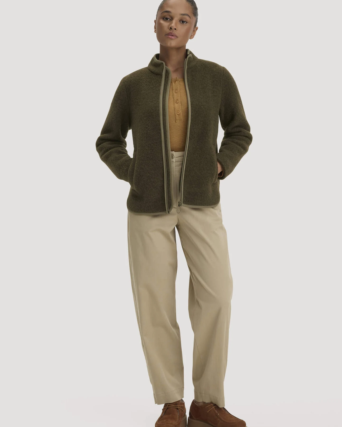 hessnatur Damen Wollfleece Jacke Regular aus Bio-Merinowolle - grün - Größe XL – Ansicht 2