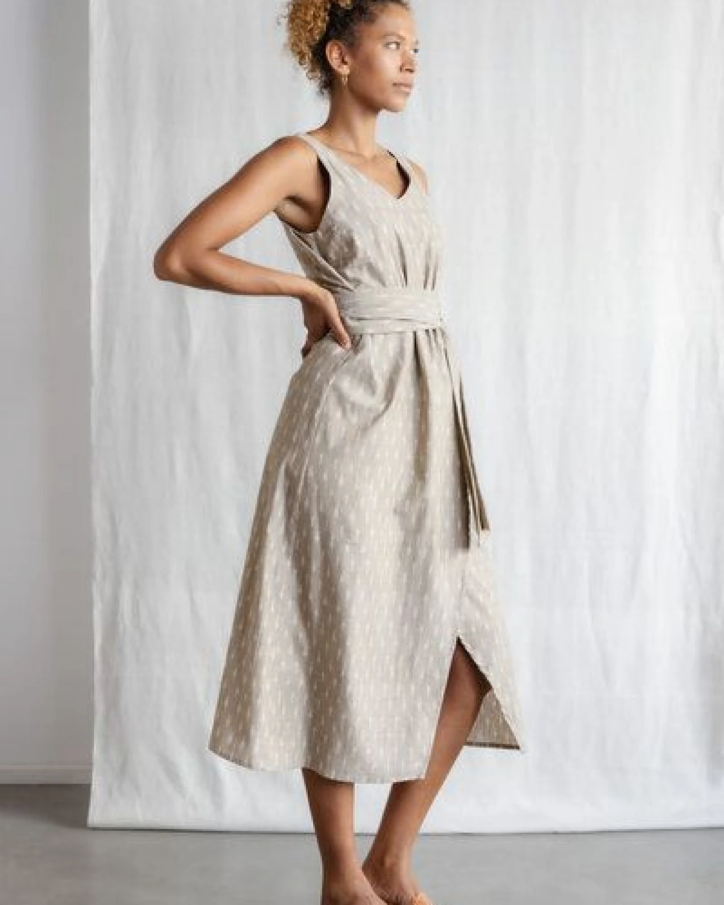 Jyoti - Fair Works Bio-Baumwoll Kleid Agnila – Ansicht 3