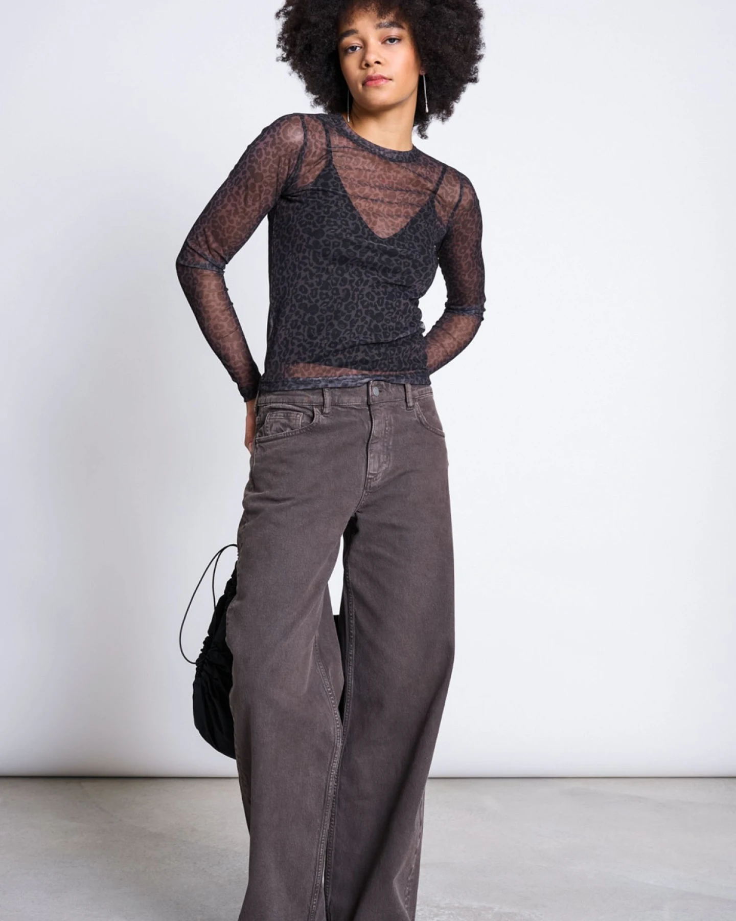 Longsleeve Dora Mesh Dark Leo Print Braun – Ansicht 3