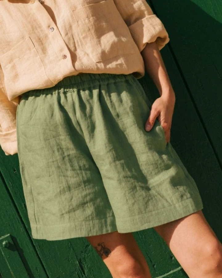 AmourLinen Damen vegan Shorts Betty Klassisch Matcha Grün