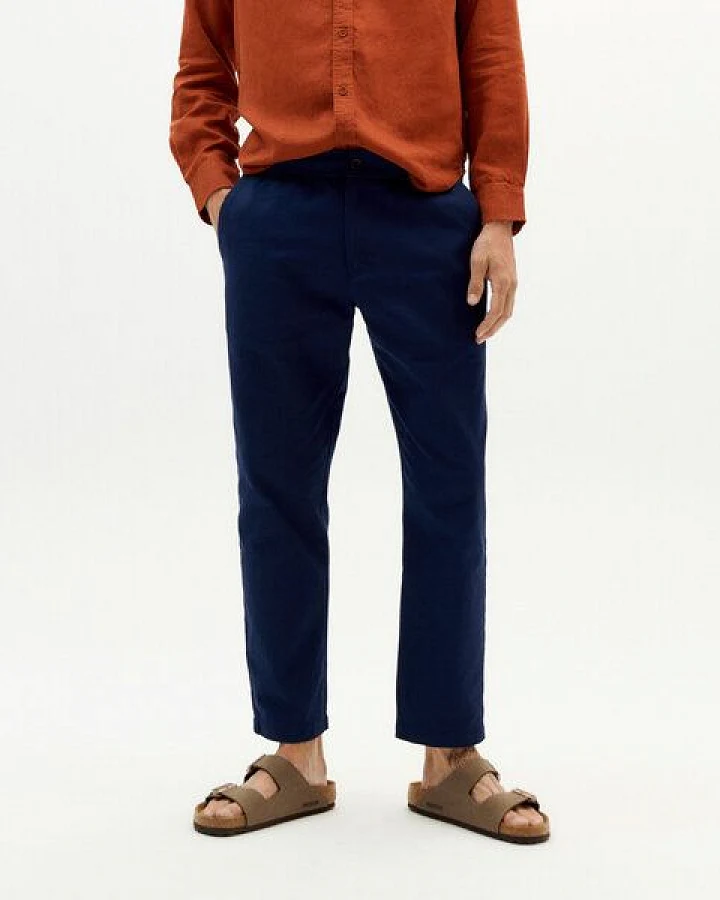 Produktseite: thinking mu Chino Hose - Light Travel Pants - aus Bio-Baumwolle