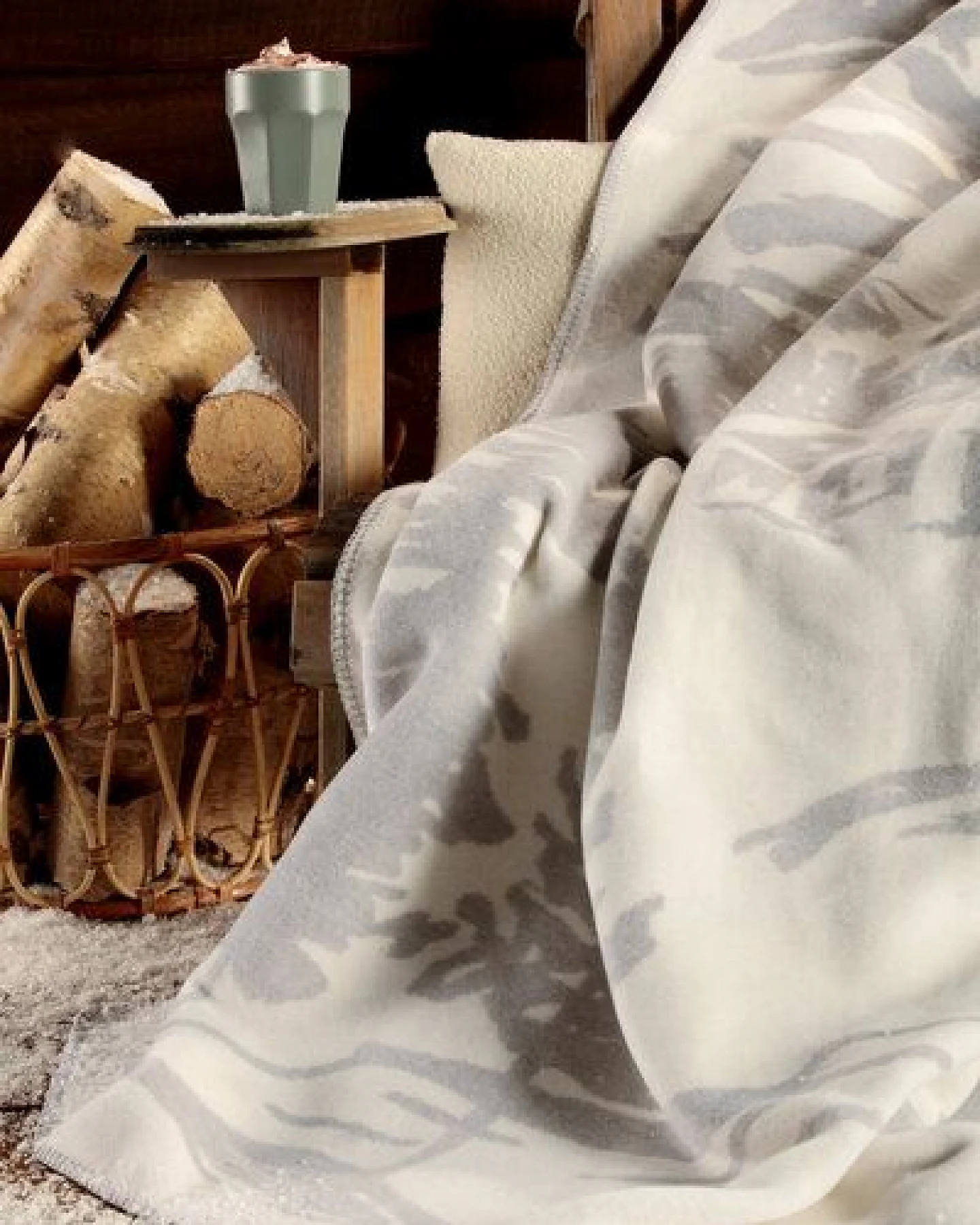 biederlack Wohndecke Serie Alp Chic "Mountain Dreams " 80% recycelte Fasern – Ansicht 3