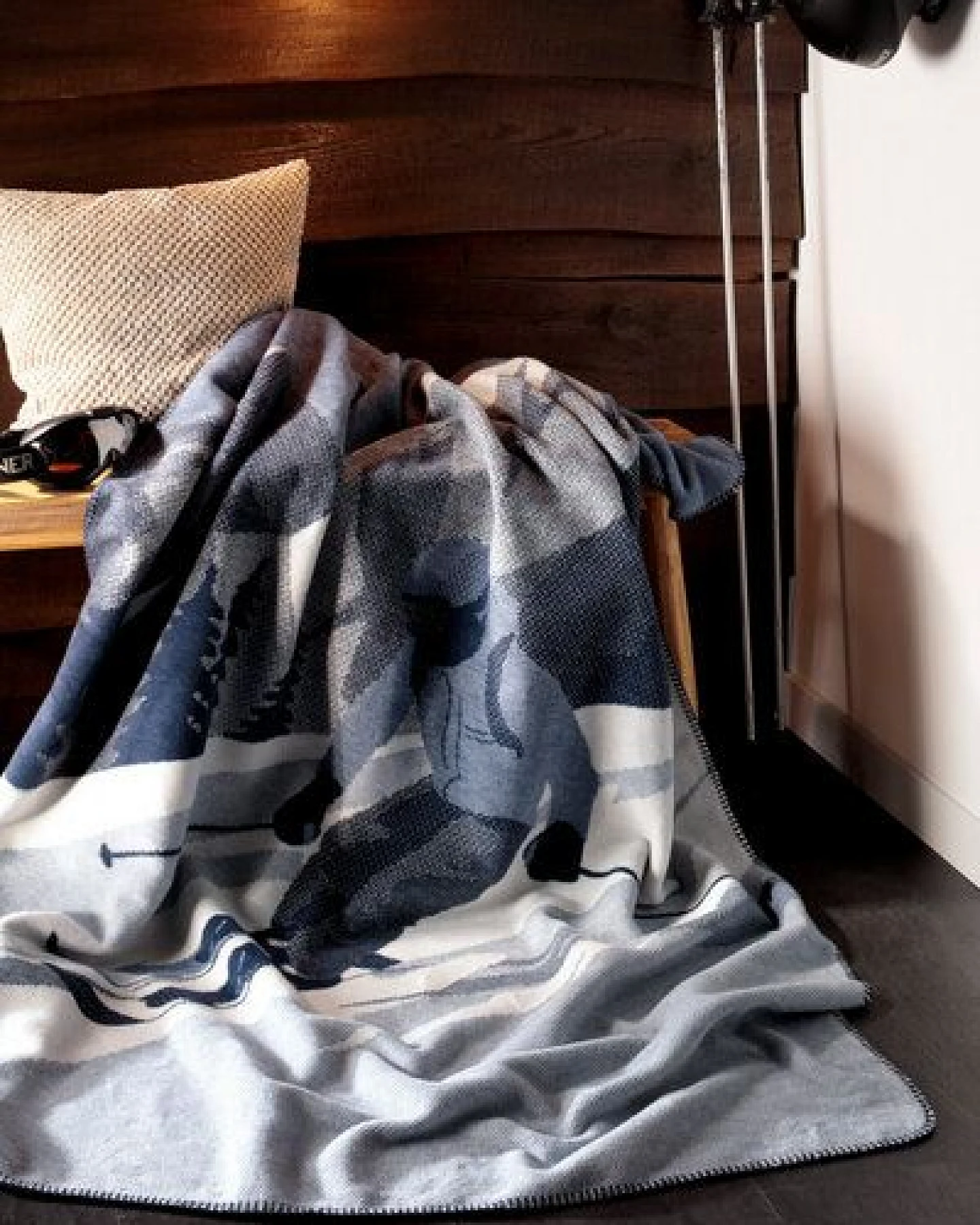 biederlack Wohndecke Serie Alp Chic "Snow flow" 80% recycelte Fasern – Ansicht 2