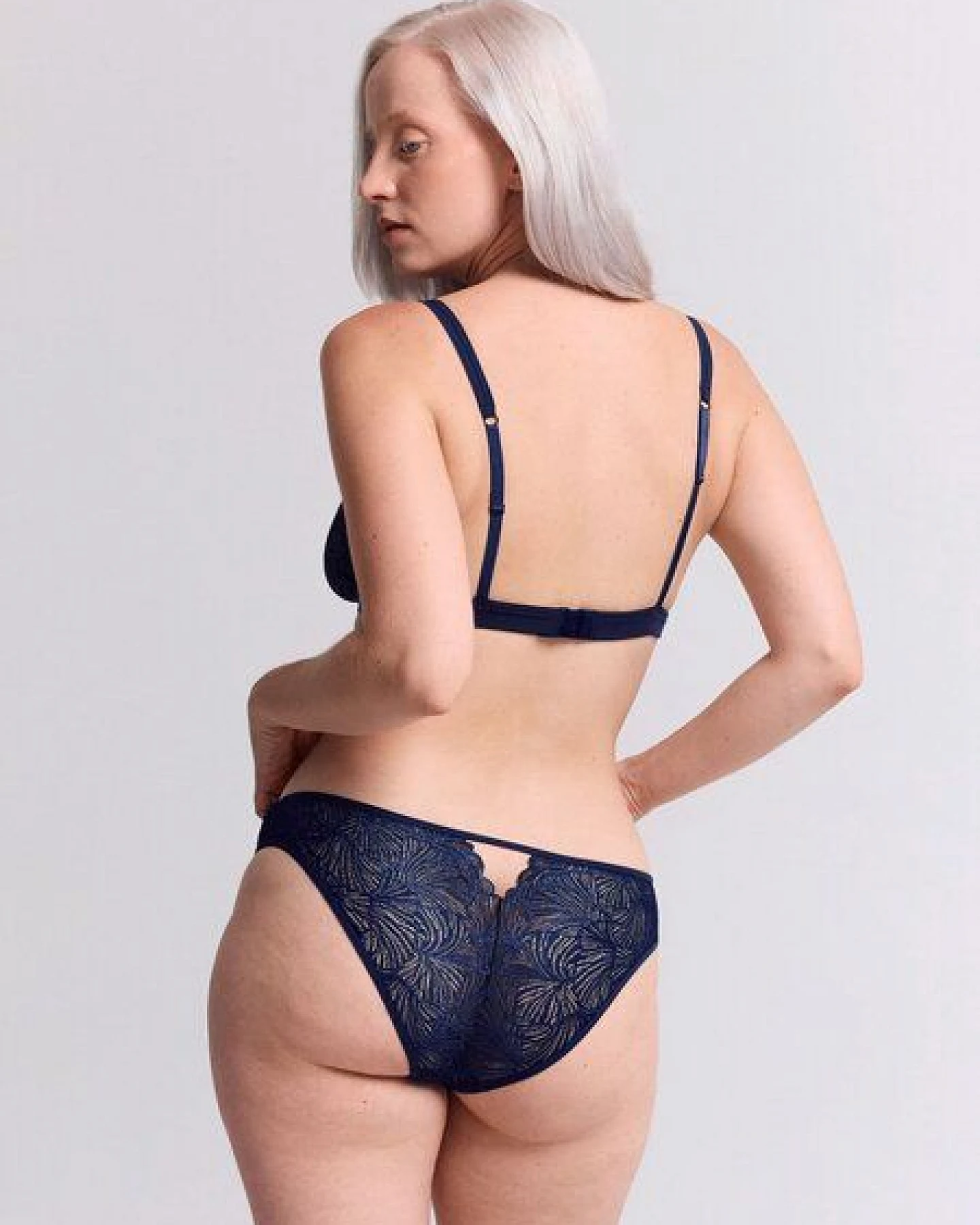 erlich textil Fluid Lace bügelloser Cut-Out Bralette mit Spitze aus recyceltem Polyamid, made in Europe – Ansicht 4