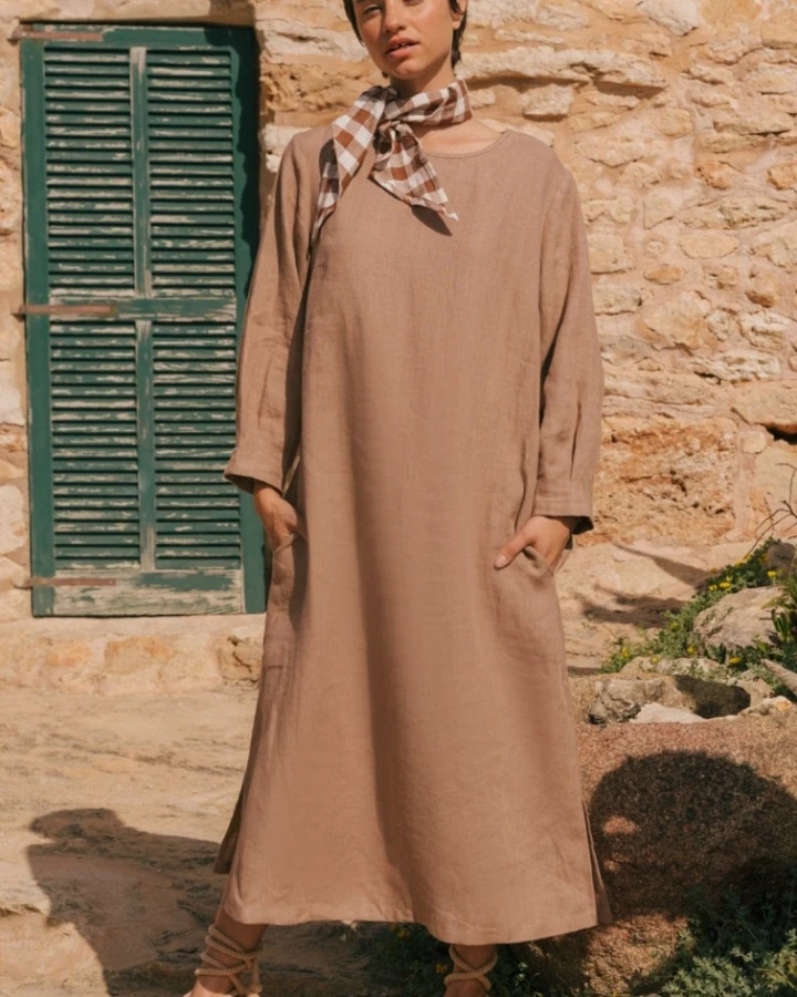 AmourLinen Damen vegan Kleid Lang Länge Amalia Rosy Braun