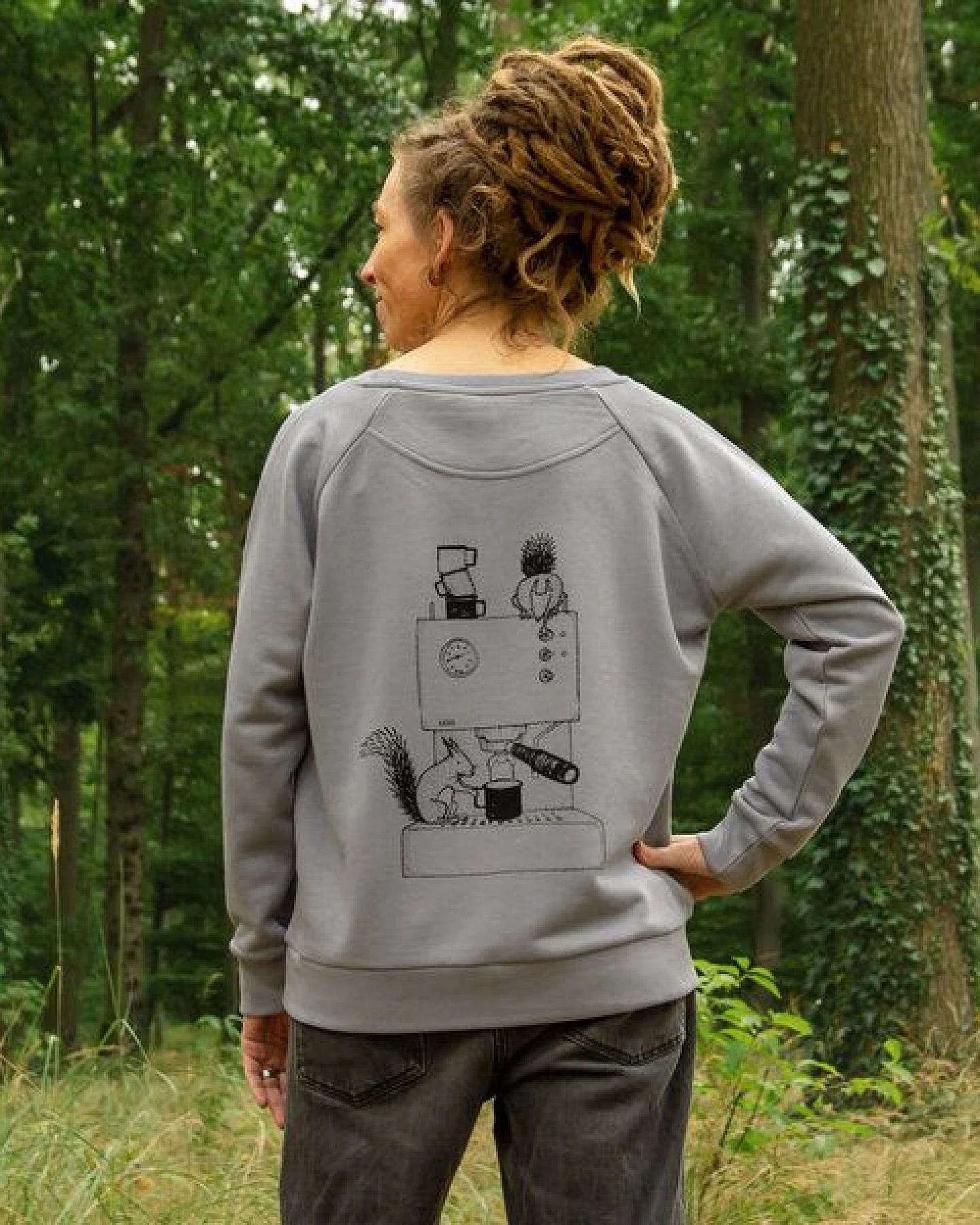 Cmig Kaffee Pullover Damen mit Eichhörnchen in lava grey – Ansicht 3
