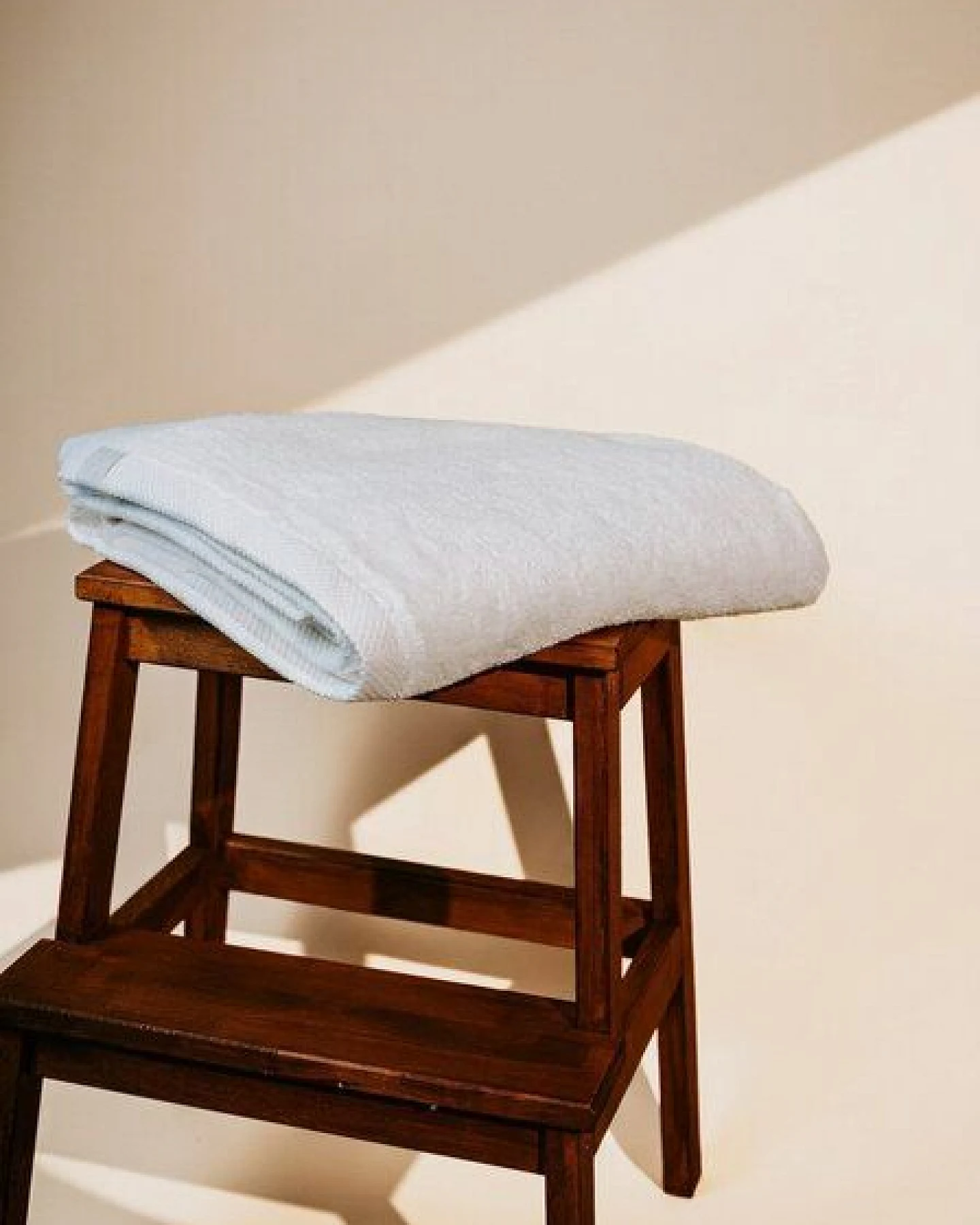 Pamukia Premium-Frottee-Badetuch 100 × 150 cm aus GOTS-zertifizierter Bio-Baumwolle – Essence – Ansicht 2
