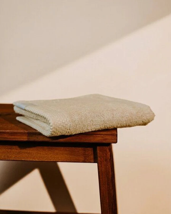 Pamukia Premium-Frottee-Handtuch 50 × 100 cm aus GOTS-zertifizierter Bio-Baumwolle – Essence