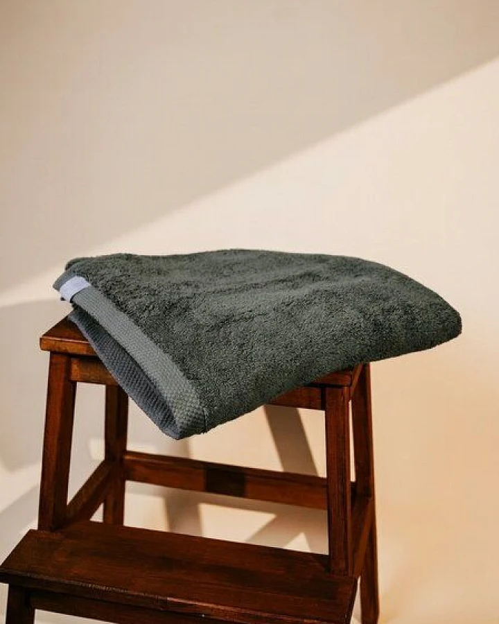 Premium-Frottee-Badetuch 70 × 140 cm aus GOTS-zertifizierter Bio-Baumwolle – Essence